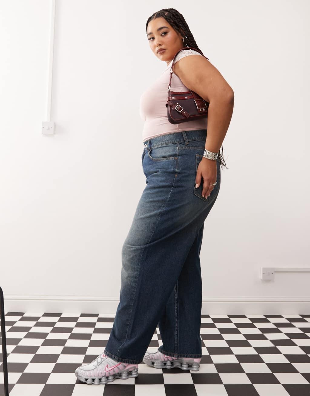 COLLUSION X001 Plus antifit jeans in dirty wash Product Image