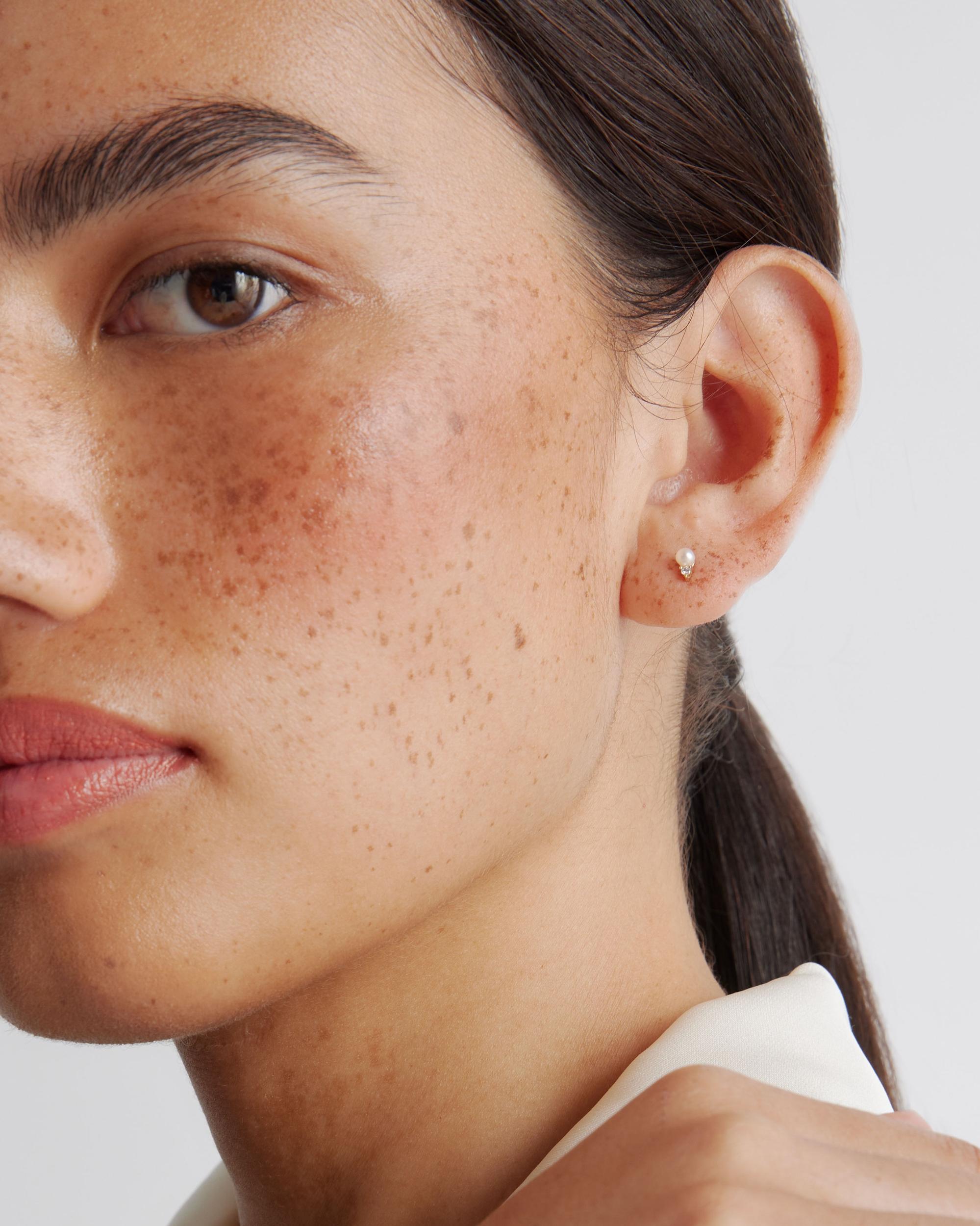 Quince | Women's 14K Gold Pave Diamond Round Studs Product Image