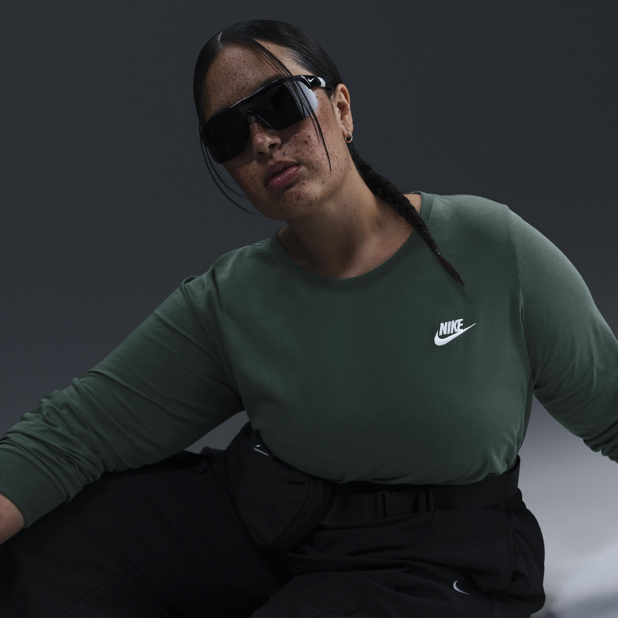 Women's Nike Sportswear Club Long-Sleeve T-Shirt (Plus Size) Product Image