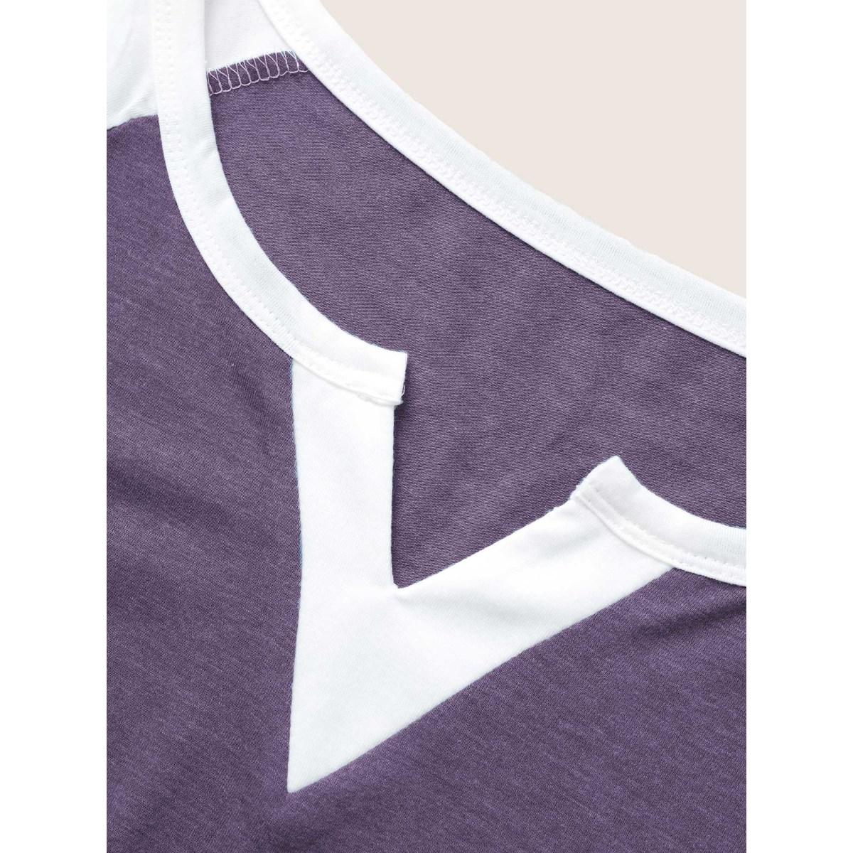 Plus Size Colorblock Contrast Notched Raglan Sleeve T-shirt Mauve Women Casual Plain Everyday T-shirts BloomChic 26/4X Product Image