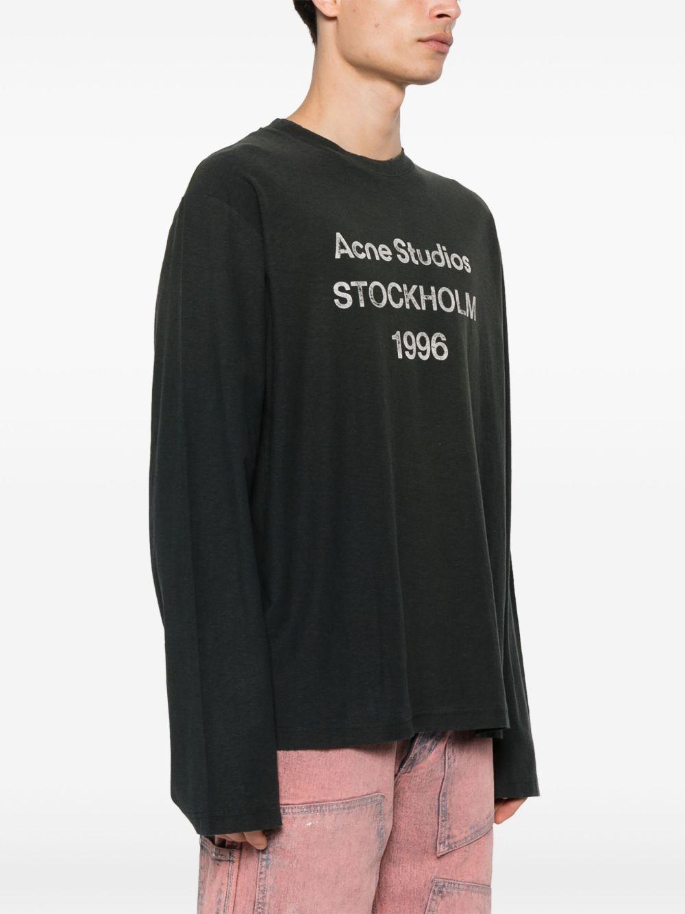 logo-print distressed T-shirt Product Image