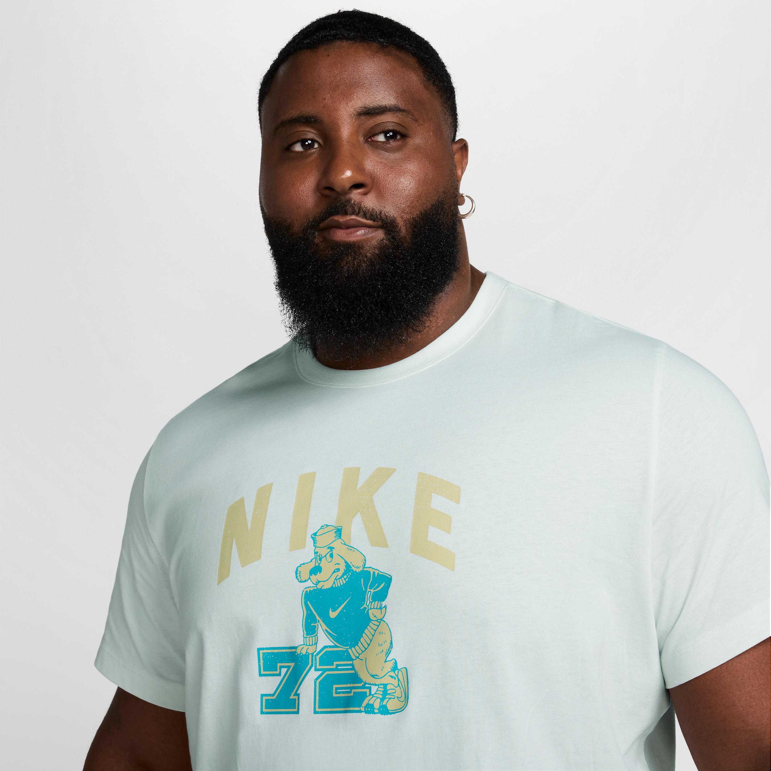 Nike Men's Fitness T-Shirt Product Image