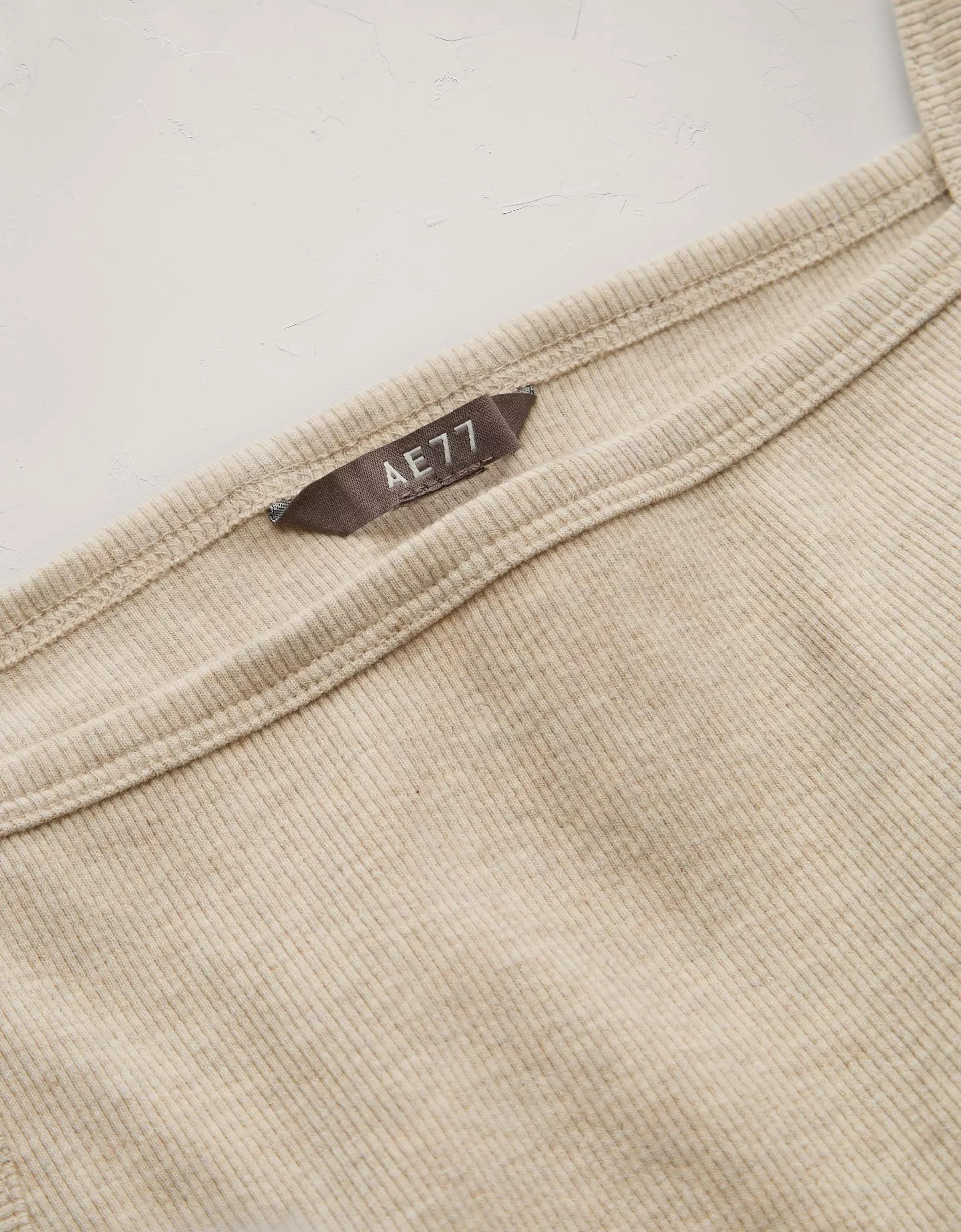 AE77 Premium Straight Neck Tank Top Product Image