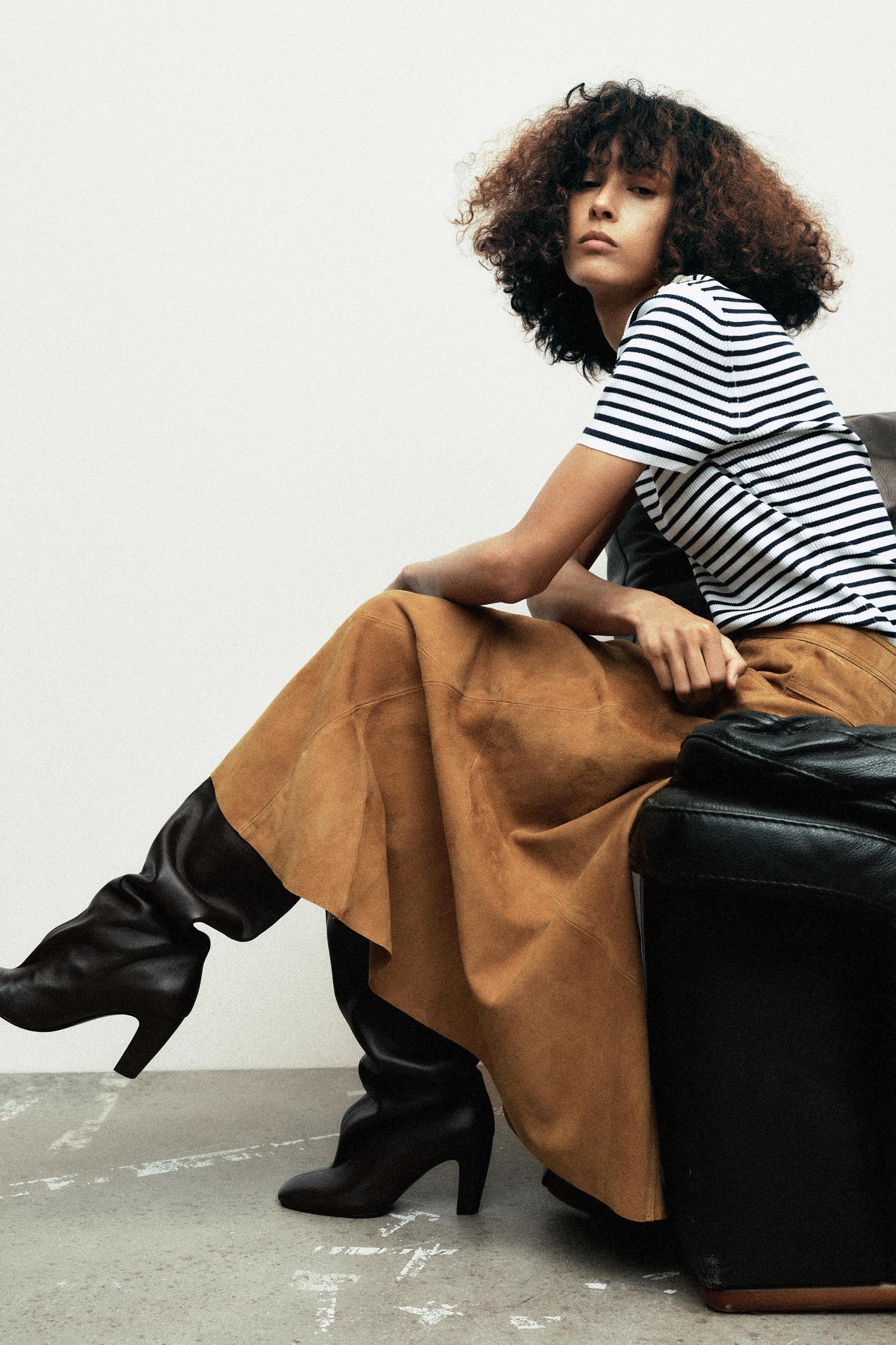 SHORT SLEEVE STRIPED KNIT TOP Product Image