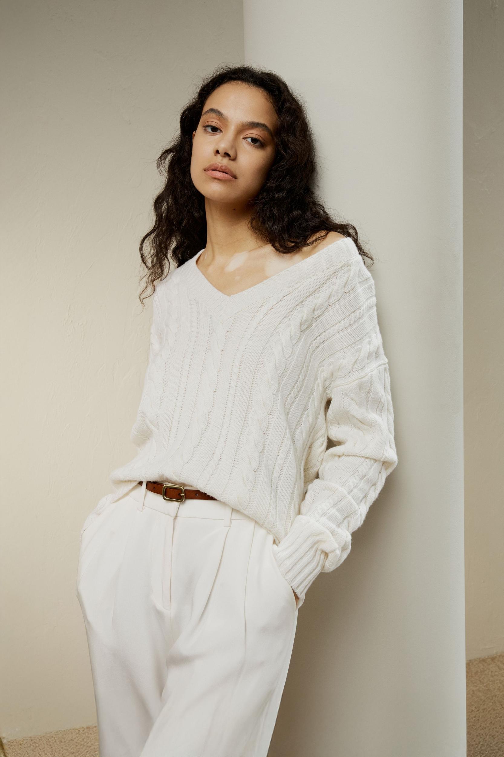 Cable-Knit Wool-Cashmere Blend Sweater Product Image