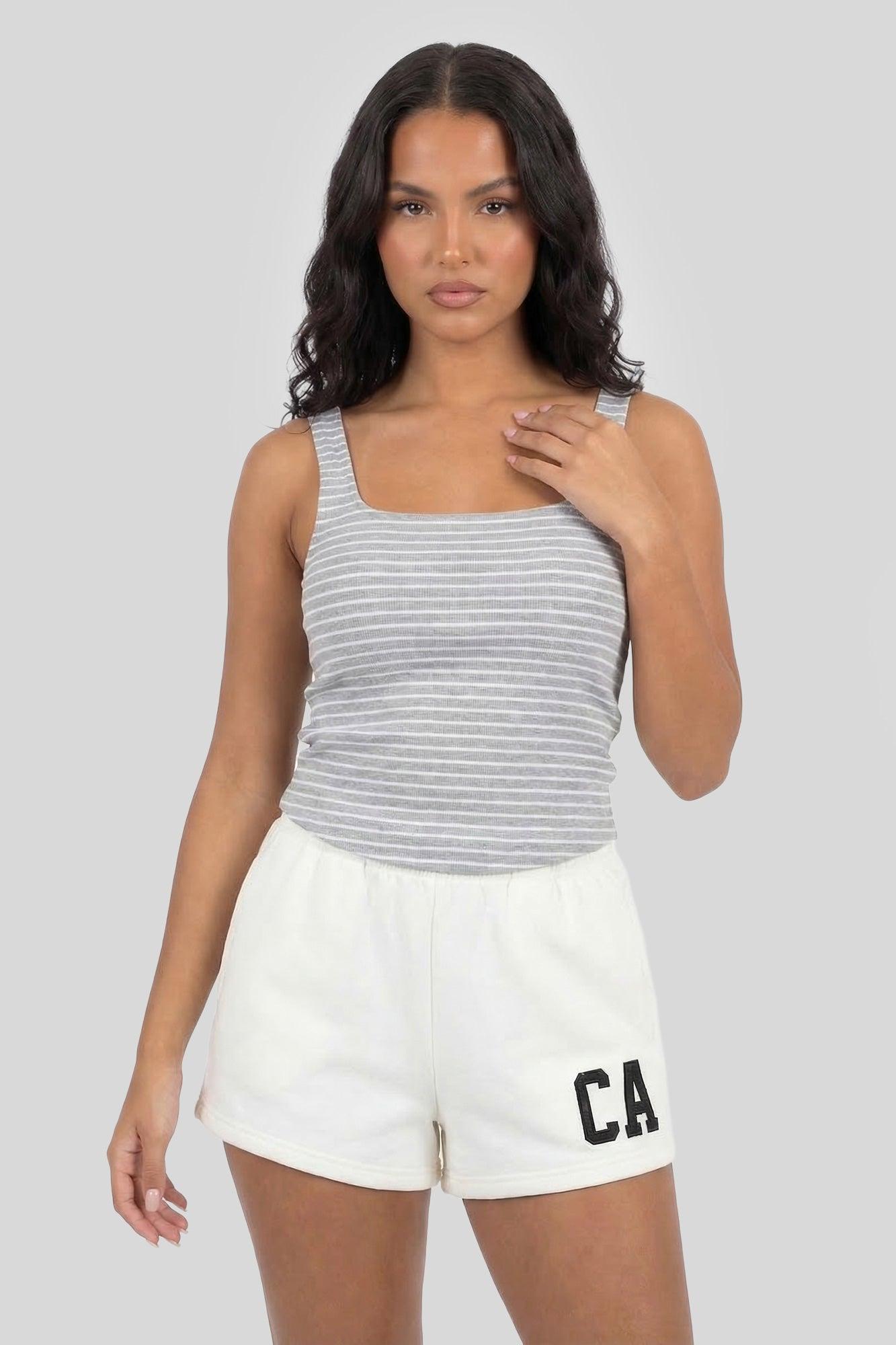 Graphic Fleece Short Female Product Image