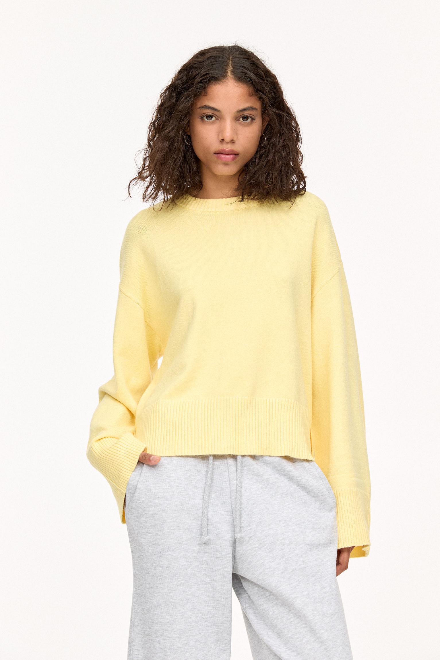 Sweater with wide sleeves Product Image