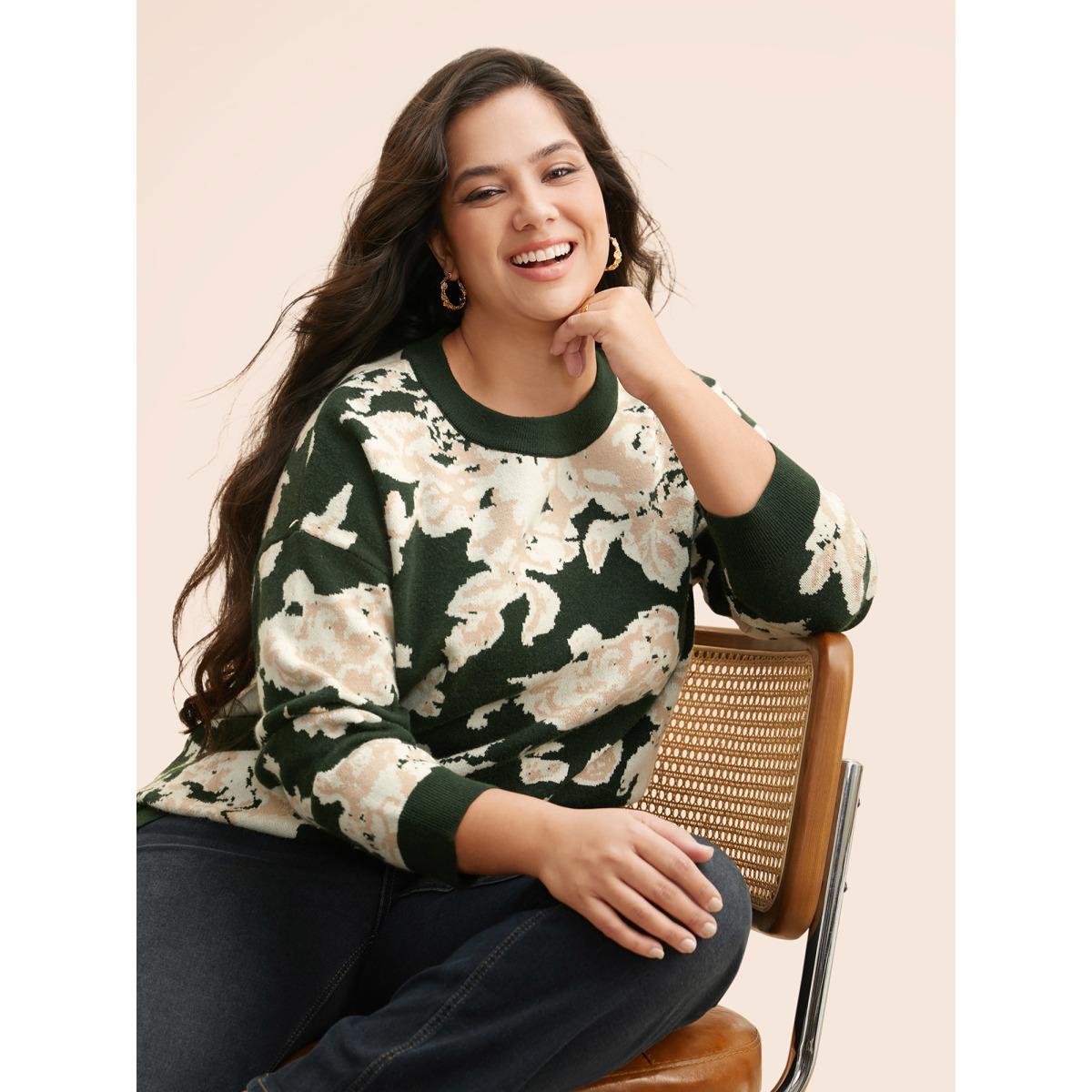 Plus Size Supersoft Essentials Silhouette Floral Print Pullover DarkGreen Women Casual Loose Long Sleeve Round Neck Everyday Pullovers BloomChic 26/4X Product Image
