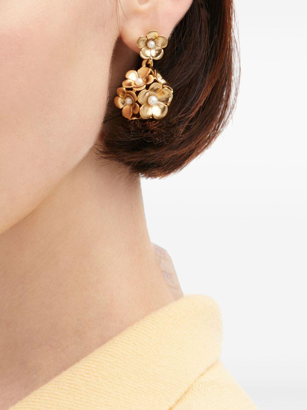 Flower drop clip-on earrings Product Image