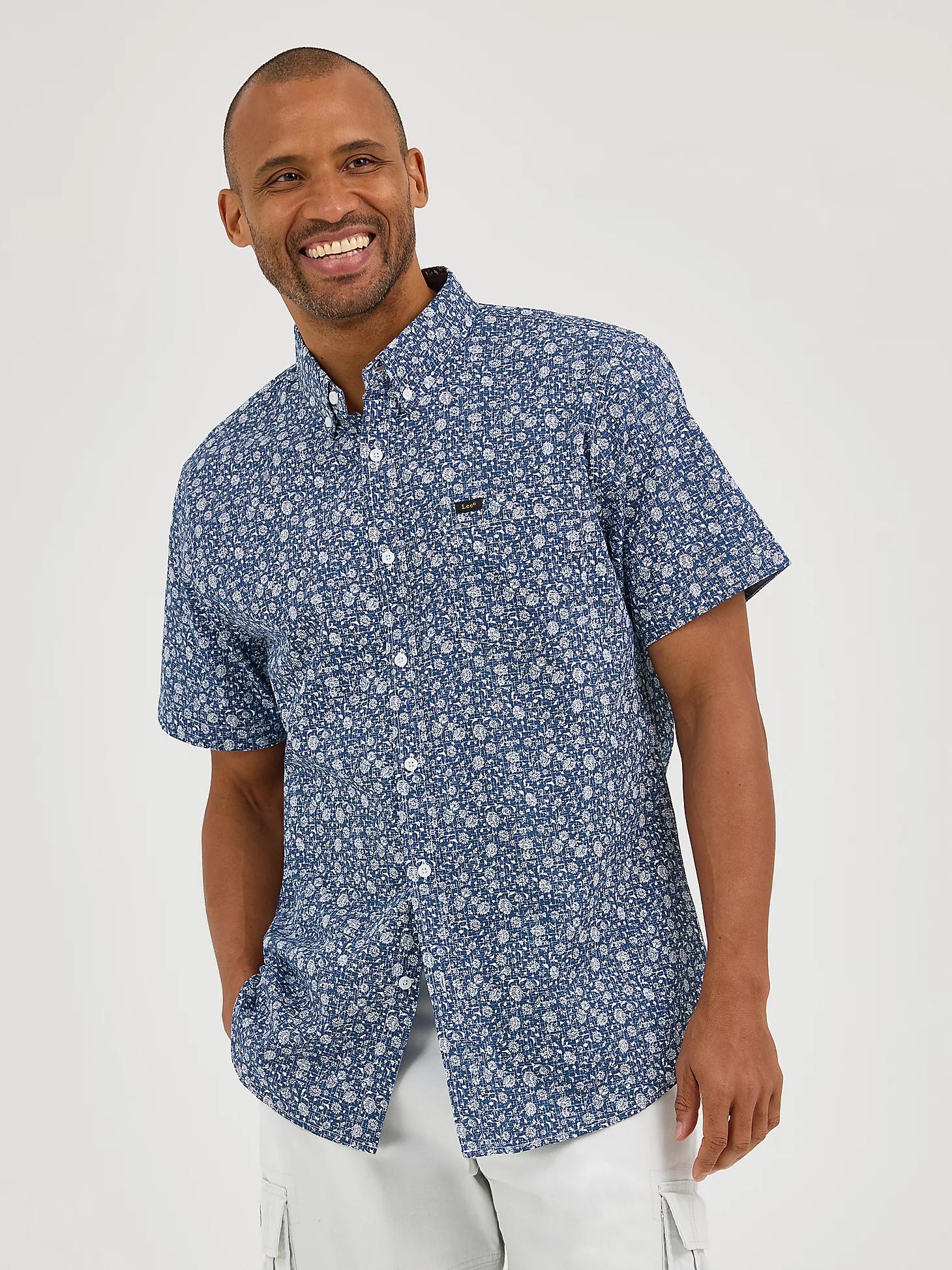 Men's Short Sleeve Textured Print Button Down Shirt | Men's Tops & Tees | Lee® Product Image