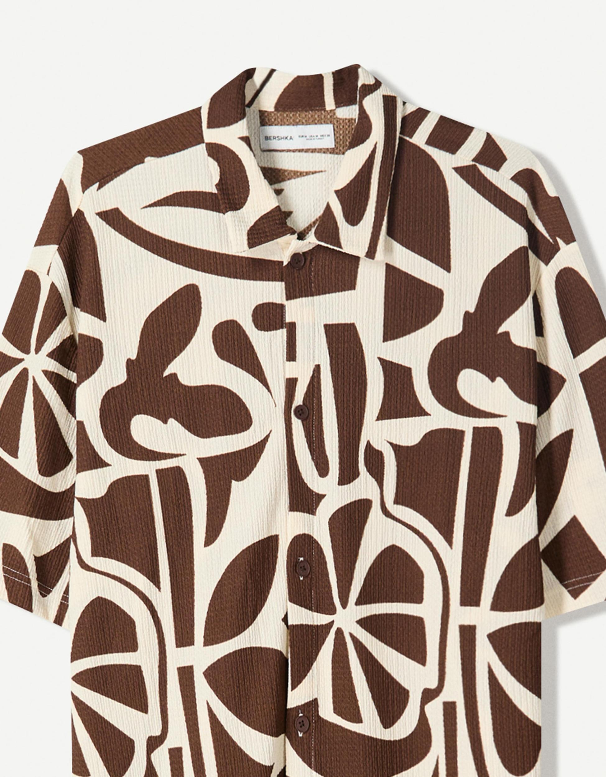 Printed short sleeve pleated shirt Product Image