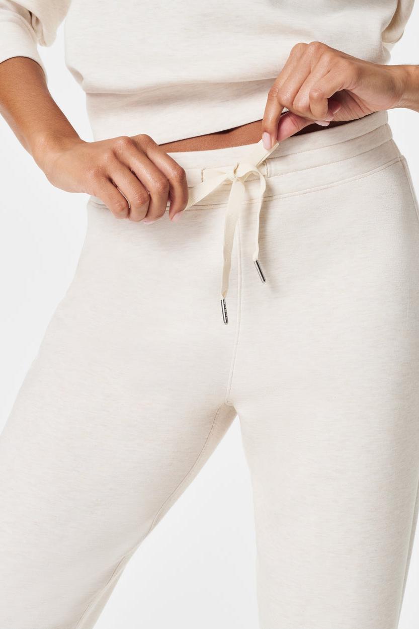 AirEssentials Tapered Pant - Oatmeal Heather Product Image