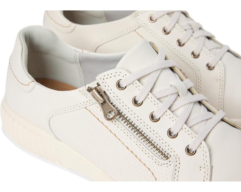 Women's Clarks Caroline Janna Product Image