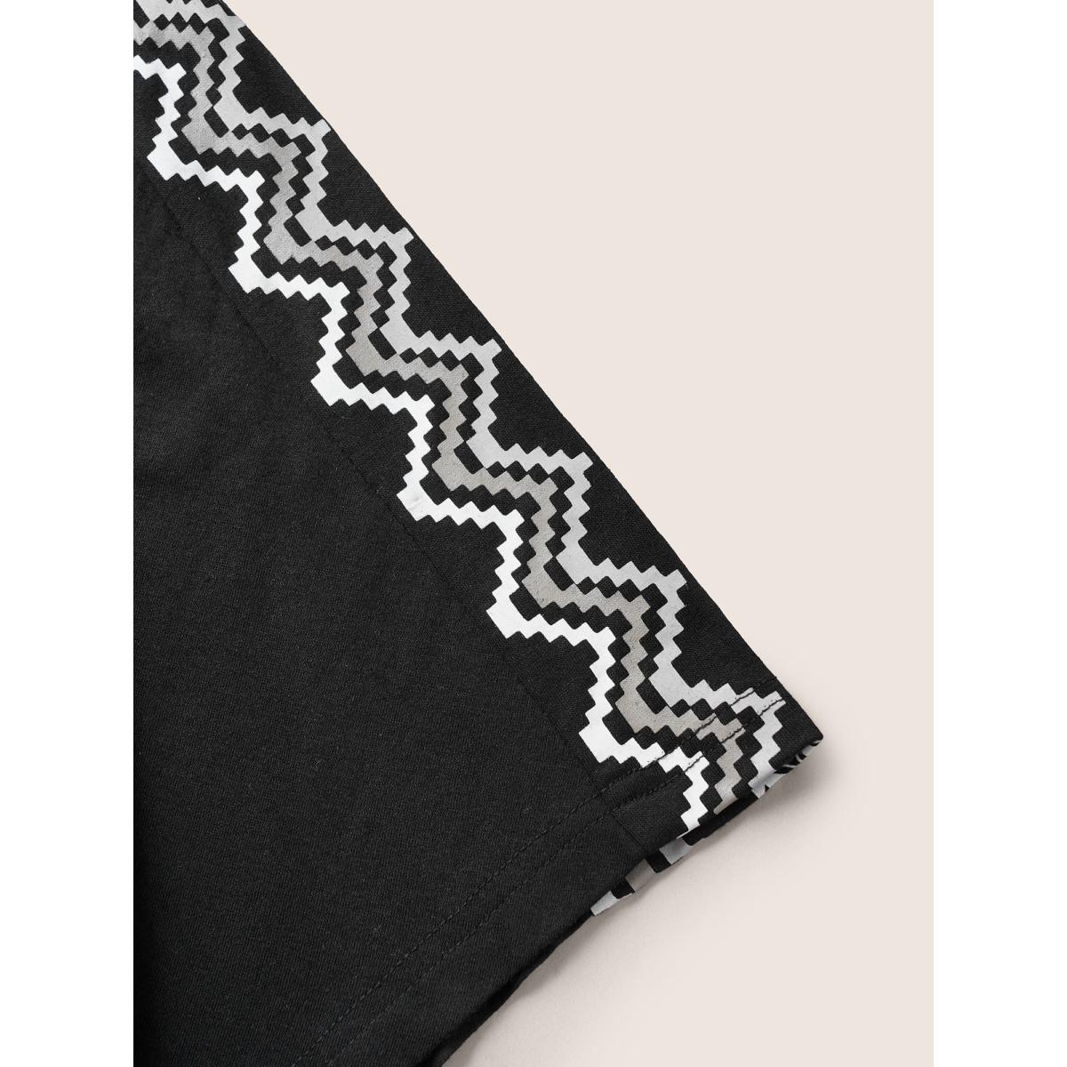 Plus Size Geometric Print Batwing Sleeve T-shirt Black Women Resort Plain V-neck Vacation T-shirts BloomChic 12/L Product Image