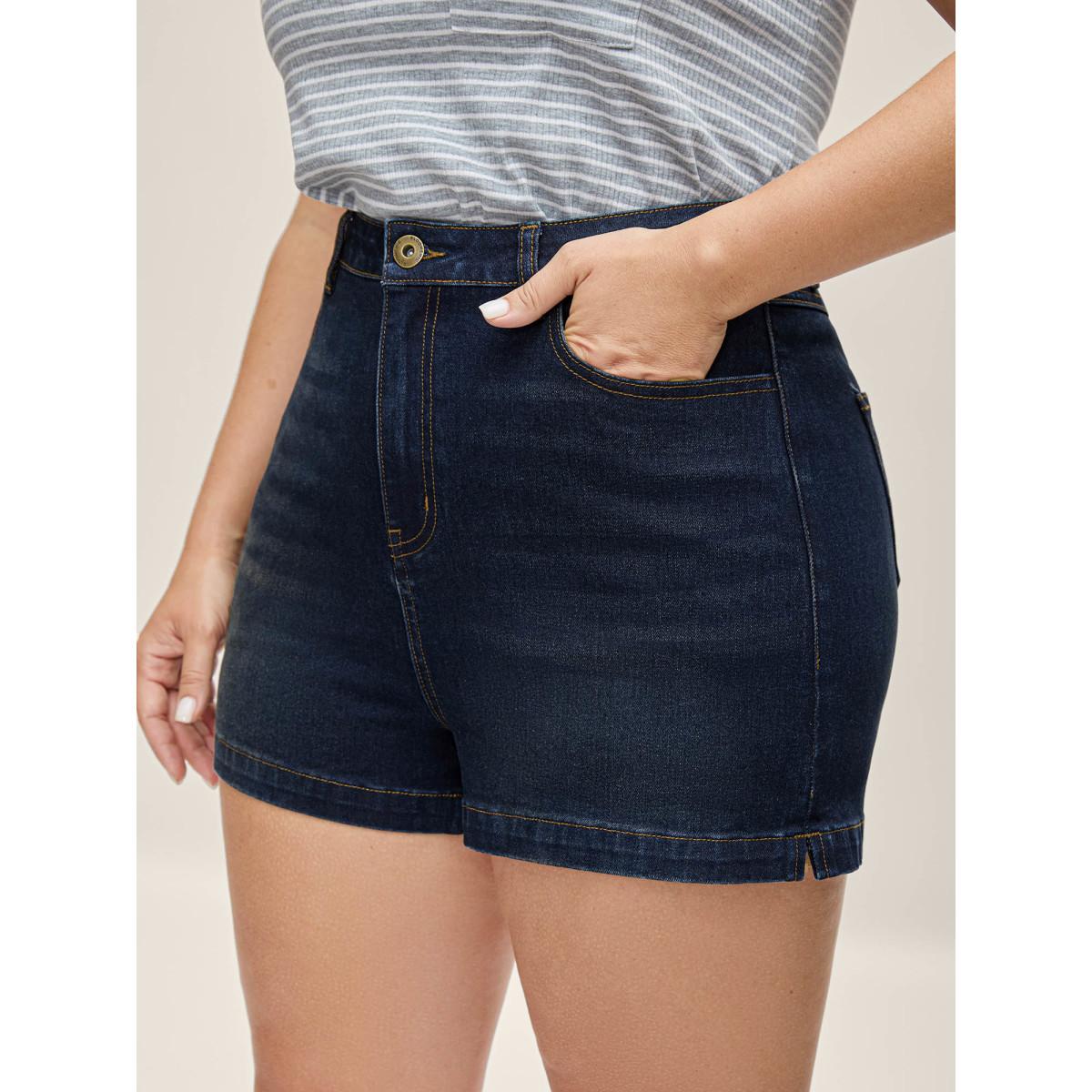 Plus Size Stretchy Classic Straight-Leg Denim Shorts Women Darkindigo Medium stretch Casual Slanted pocket Leisure Denim Shorts BloomChic 16/1X Product Image