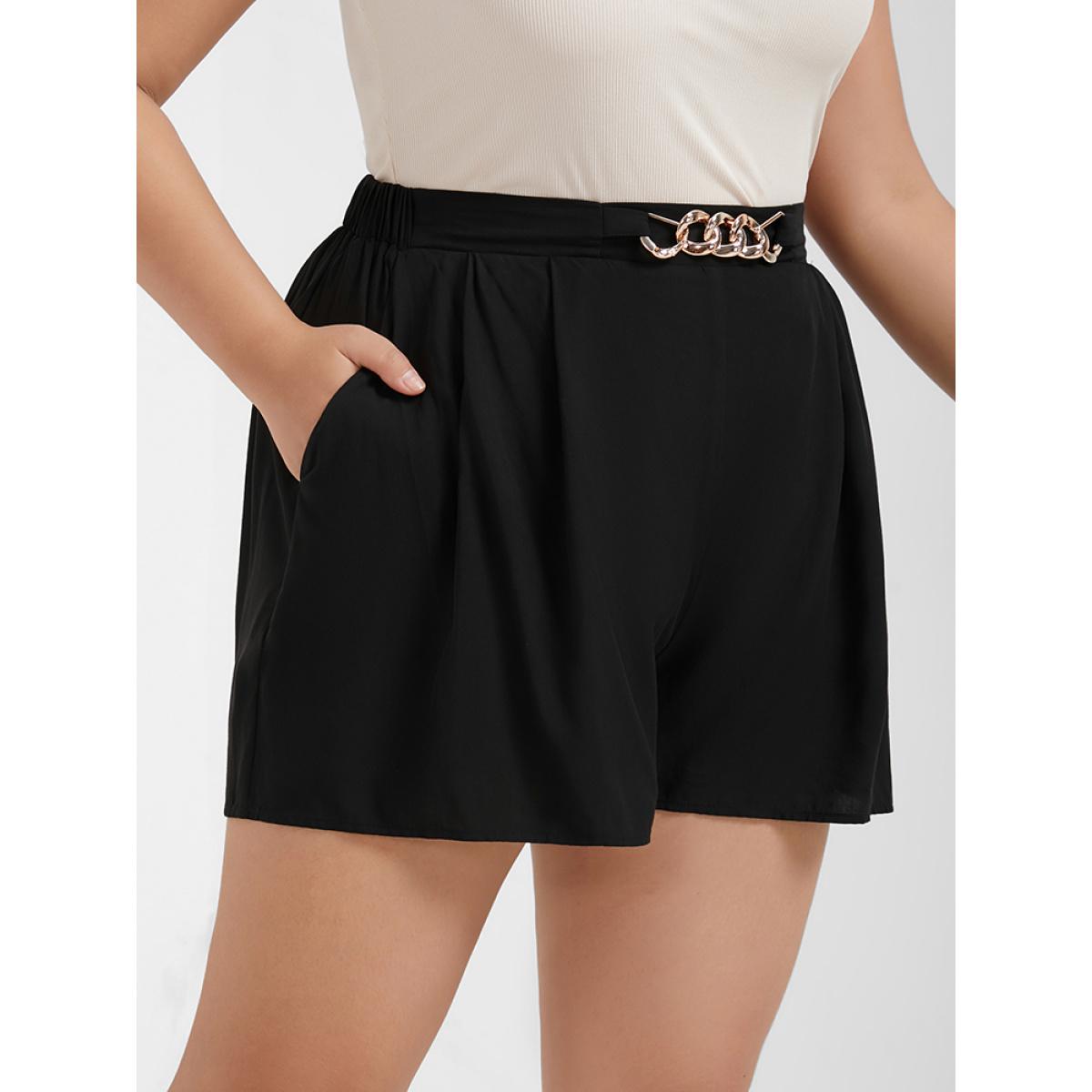Plus Size Solid Chain Detail Side Pocket Shorts Women Black Office Plain Work Shorts BloomChic 22-24/3X Product Image