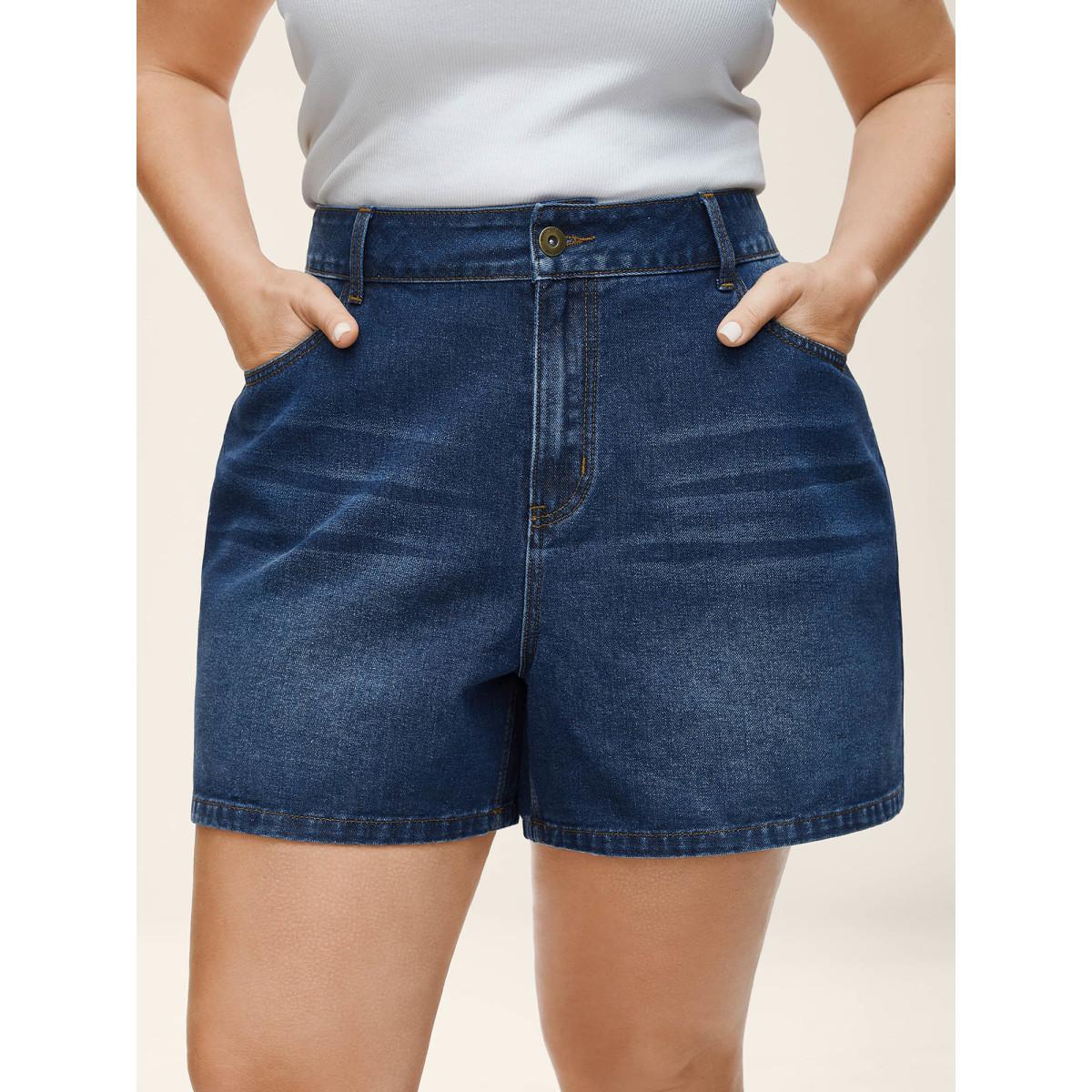 Plus Size Faded Wash Straight-Leg Denim Shorts Women Midblue No stretch Casual Slanted pocket Leisure Denim Shorts BloomChic 18/2X Product Image