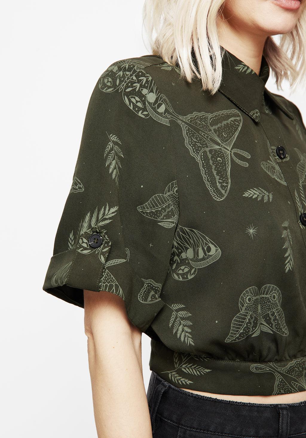 Callopistria Moth Print Short Sleeve Crop Shirt - Green Product Image