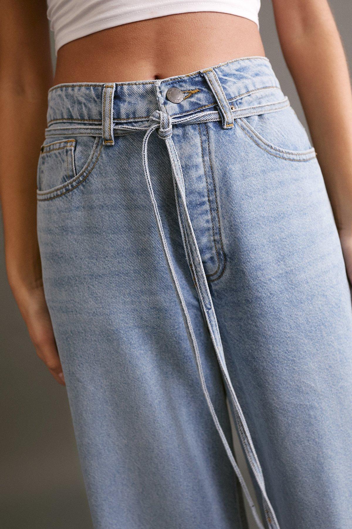 The Belted Wide Leg Jeans Product Image
