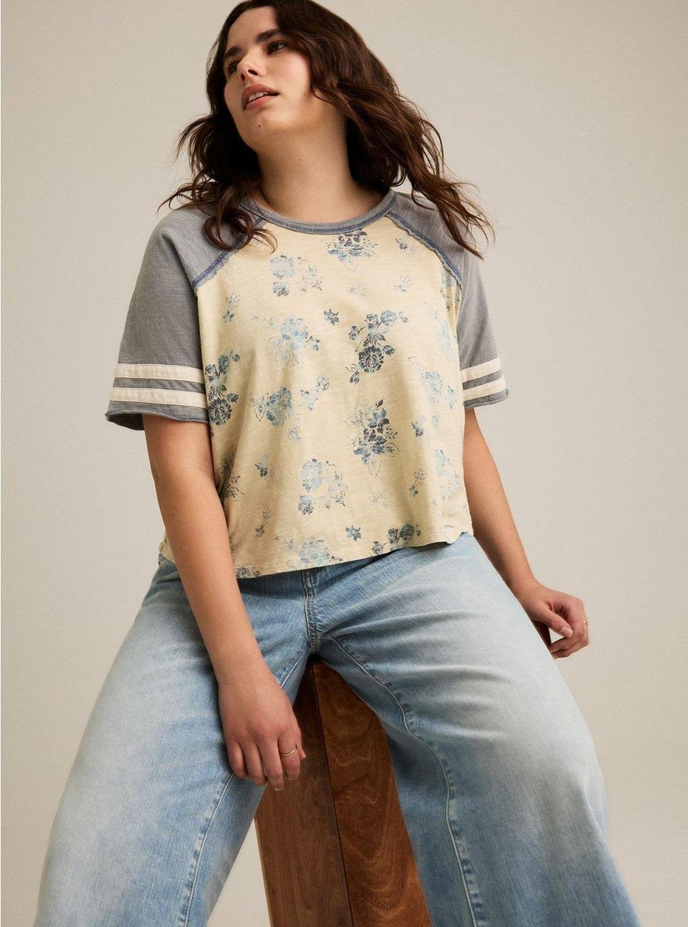 Festi Cropped Raglan Tee Product Image