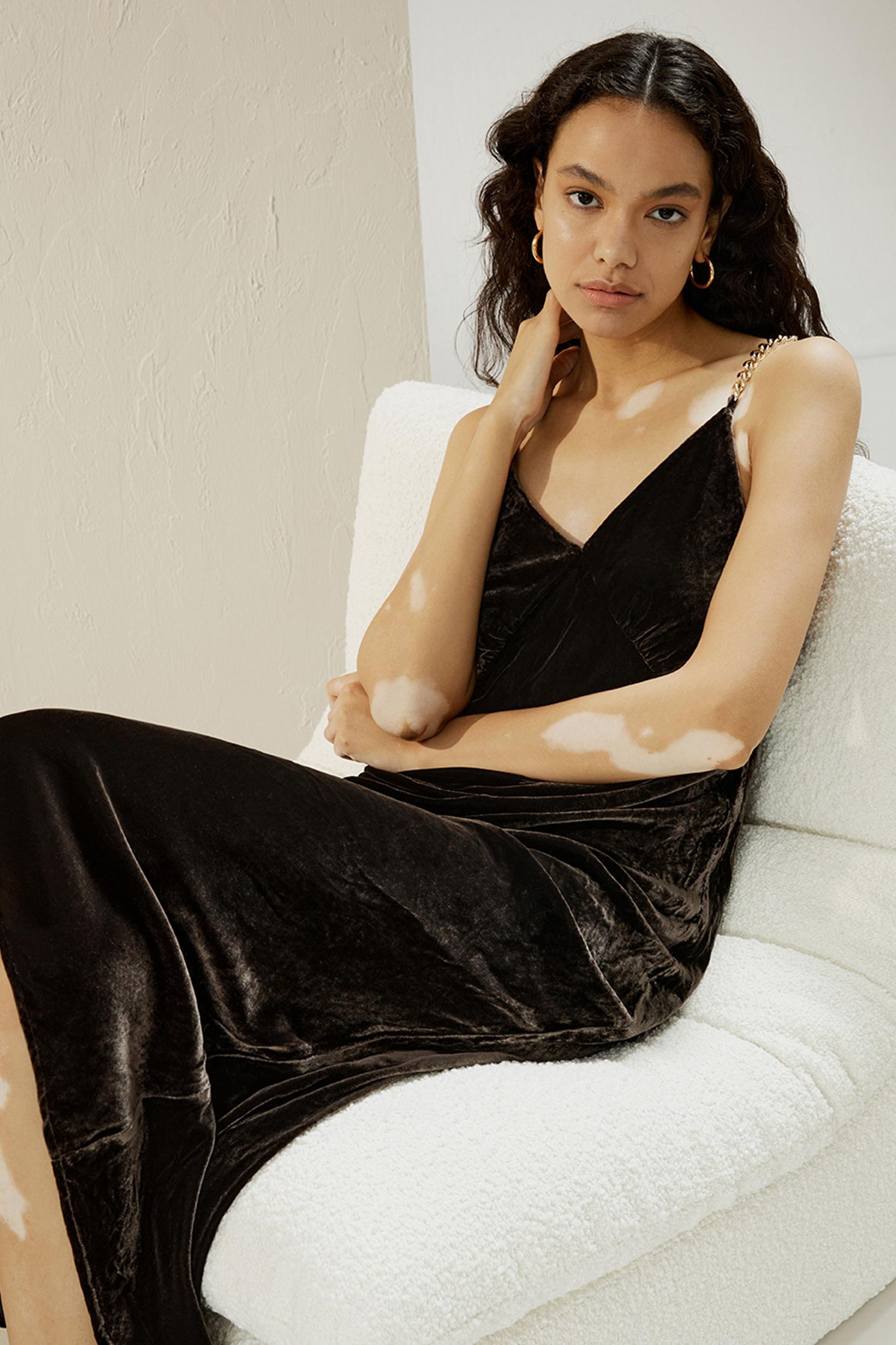 Brenna Velvet Dress Product Image