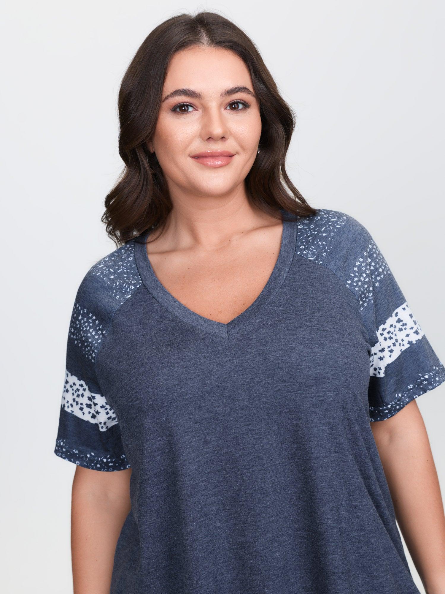 Ditsy Floral Colorblock Contrast Raglan Sleeve T-shirt Female Product Image