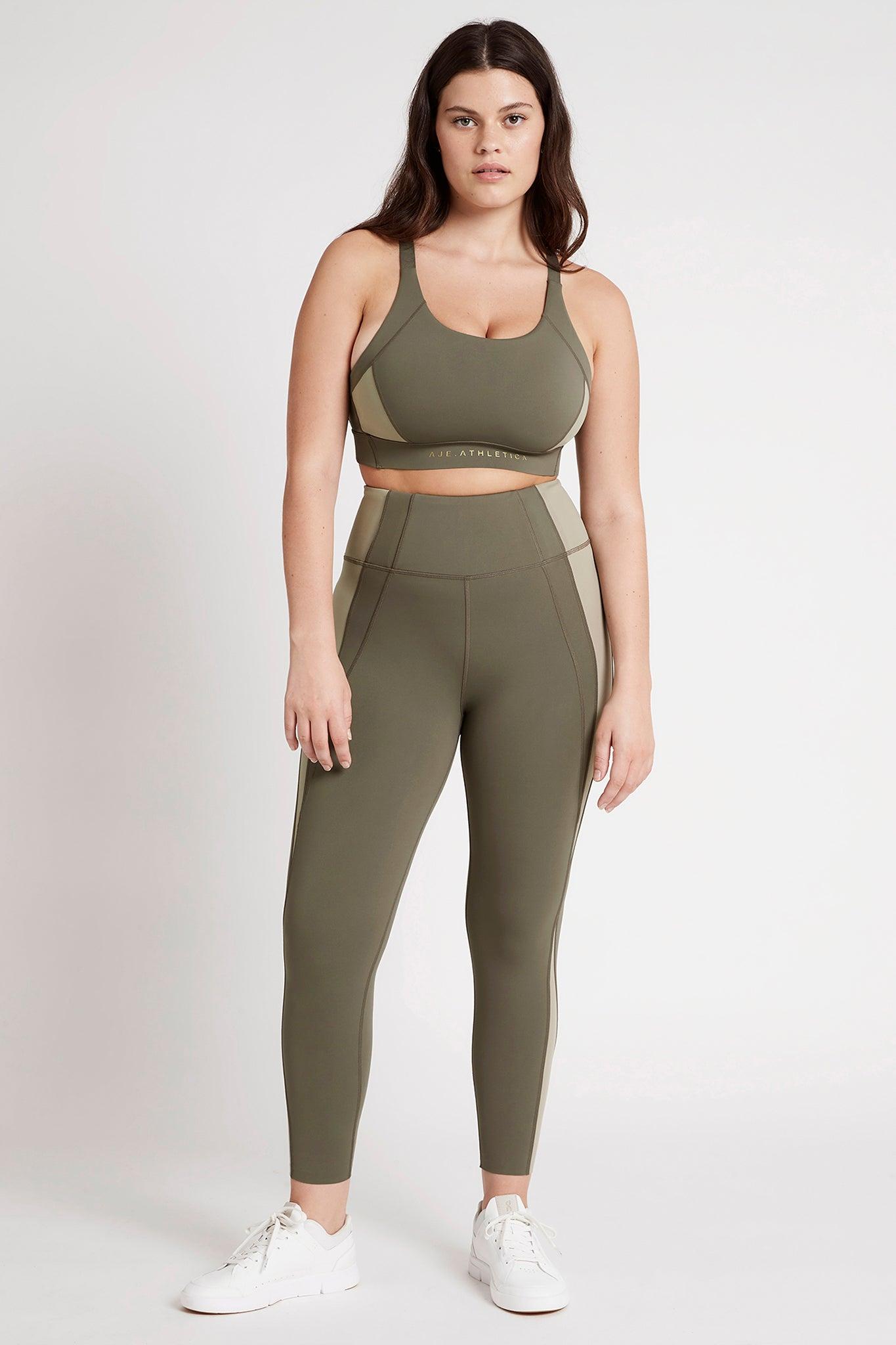 High Rise Signature Logo 7/8 Legging 210 Product Image