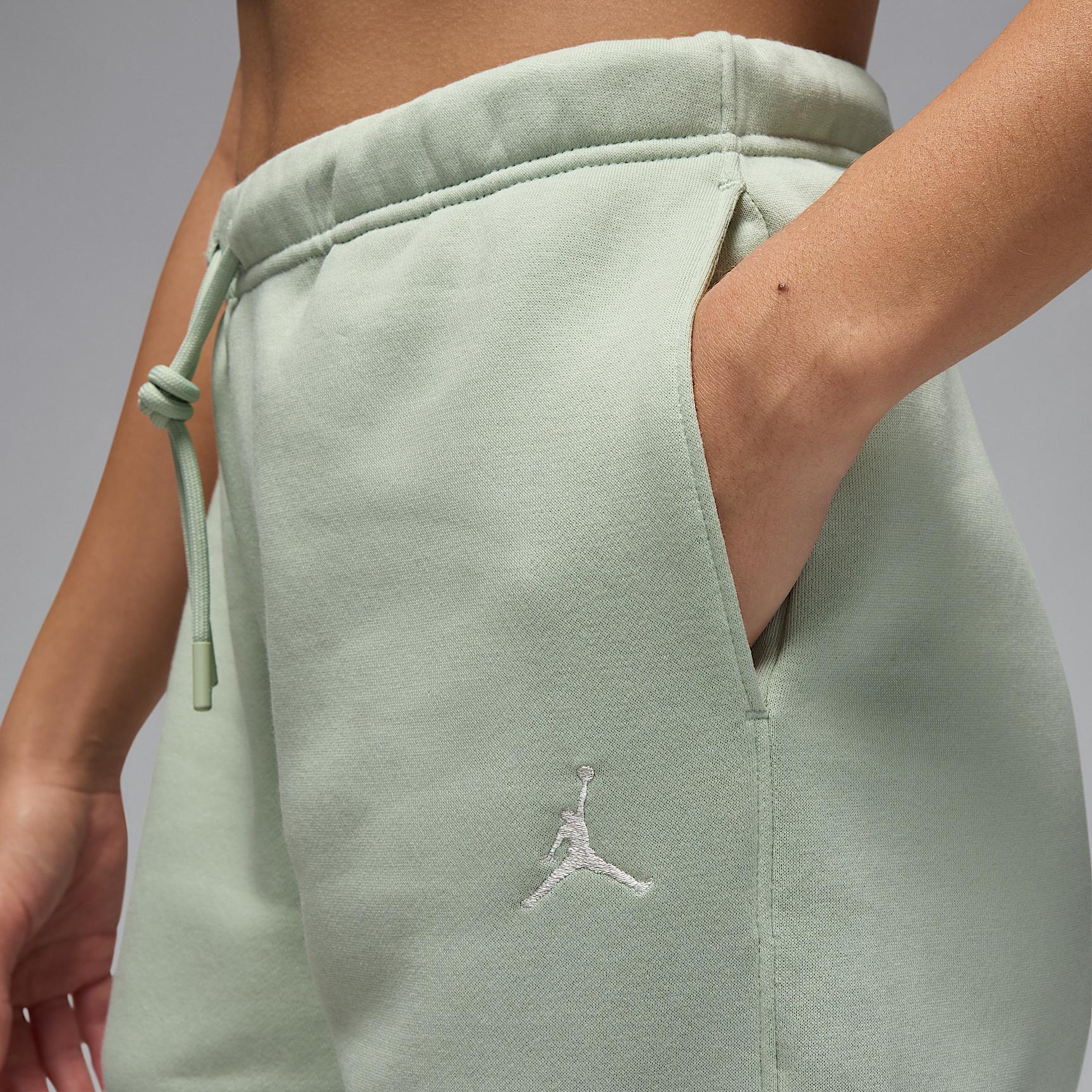 Women's Jordan Brooklyn Fleece Graphic Pants Product Image