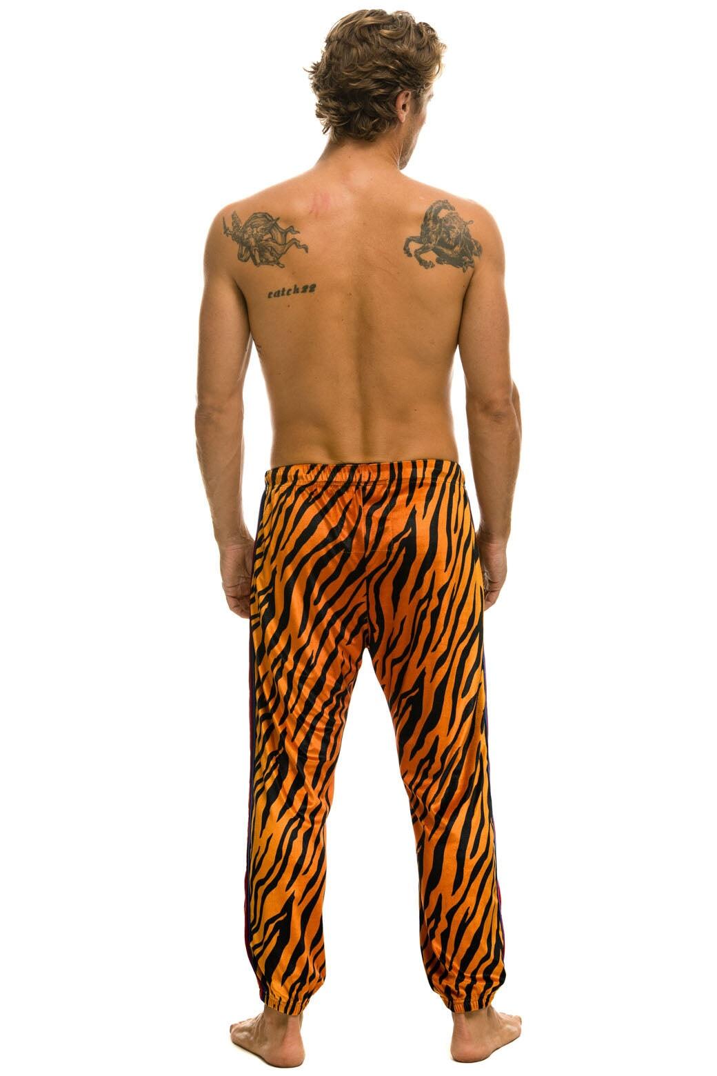 CLASSIC VELVET SWEATPANTS - TIGER Male Product Image