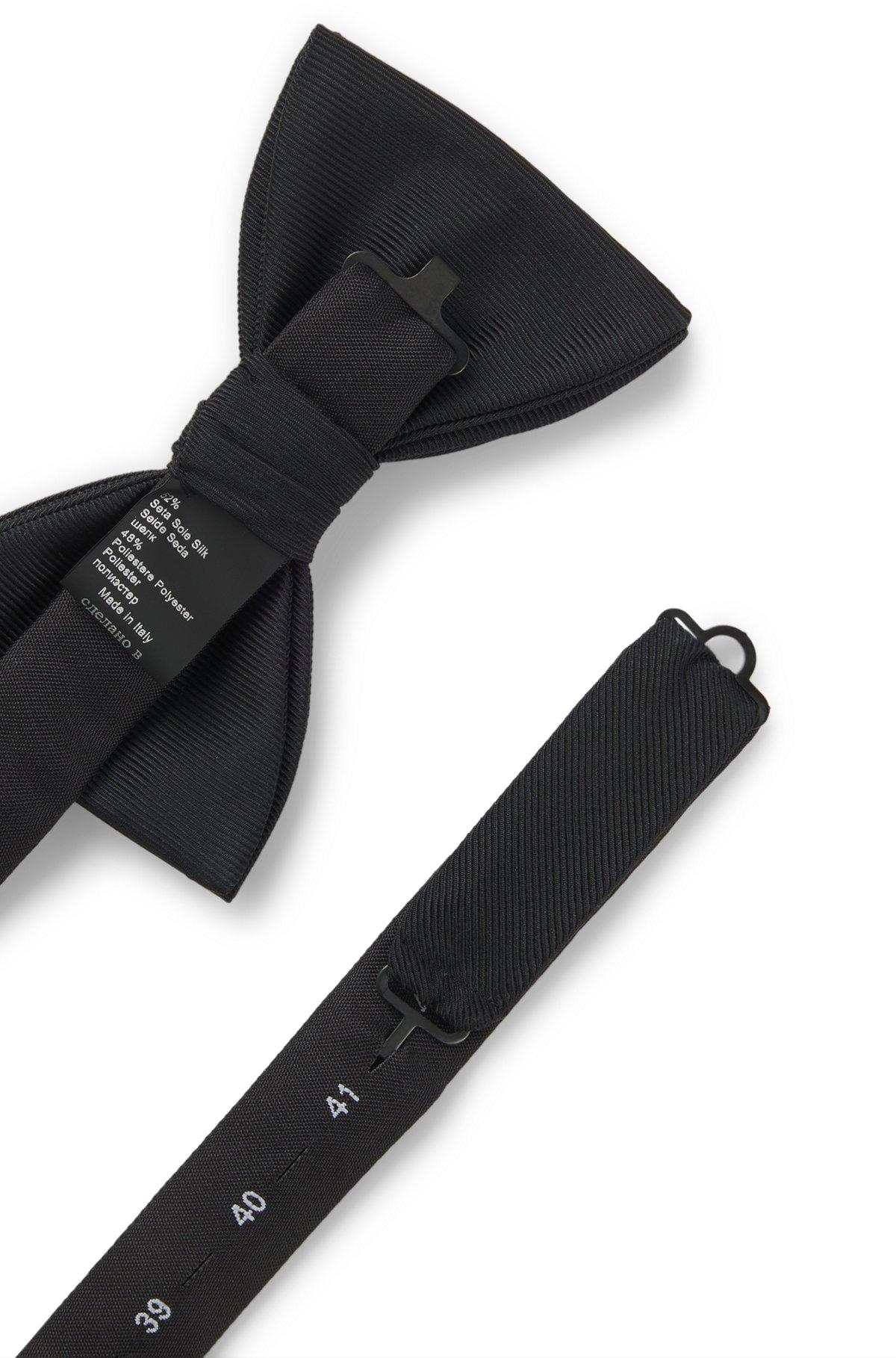 Pre-tied bow tie in a silk blend Product Image