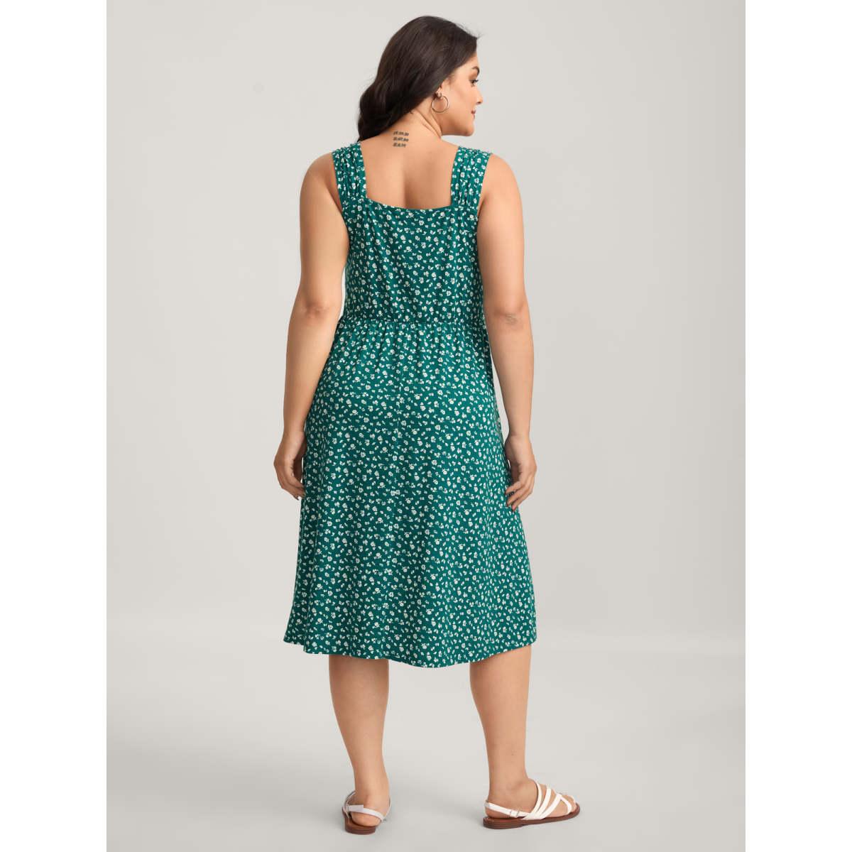 Plus Size Ditsy Floral Print Knit Pockets Midi Dress Emerald Women Leisure Heart neckline Sleeveless Curvy BloomChic 26/4X Product Image