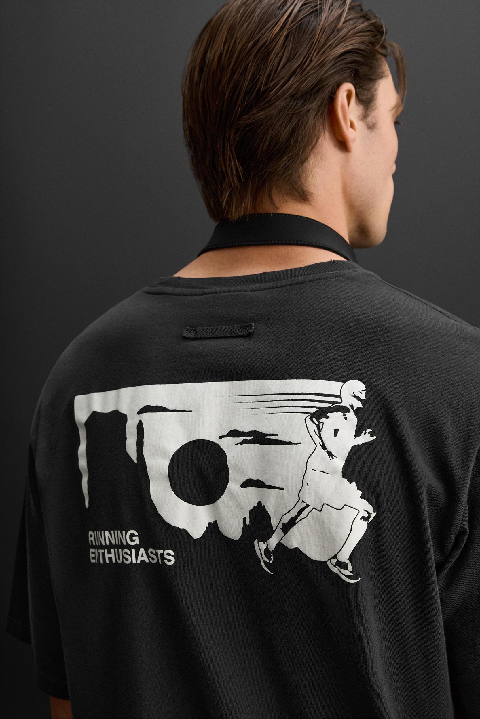 RELAXED FIT RUNNING PRINT T-SHIRT Product Image