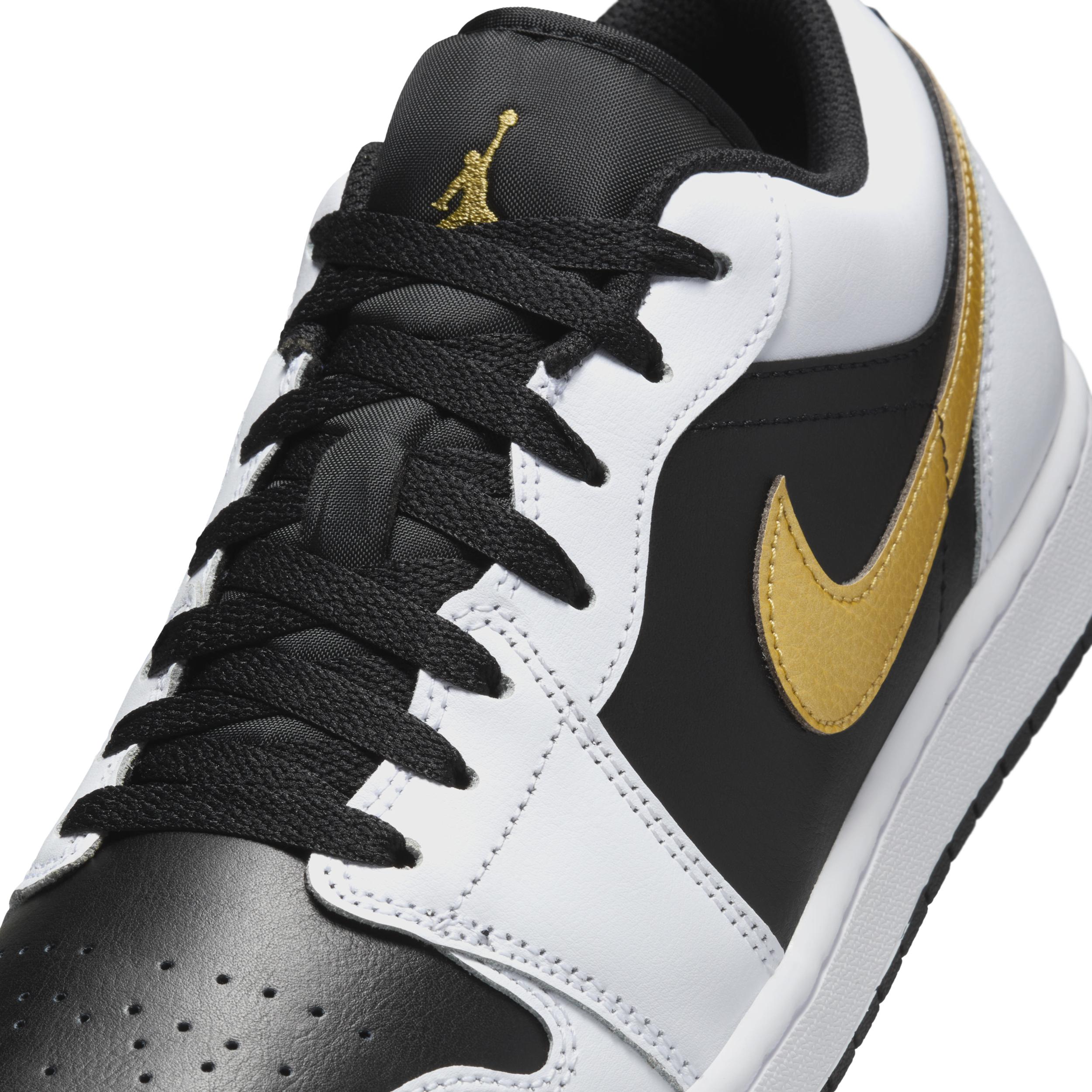 Mens Air Retro 1 Low Casual Shoes Product Image