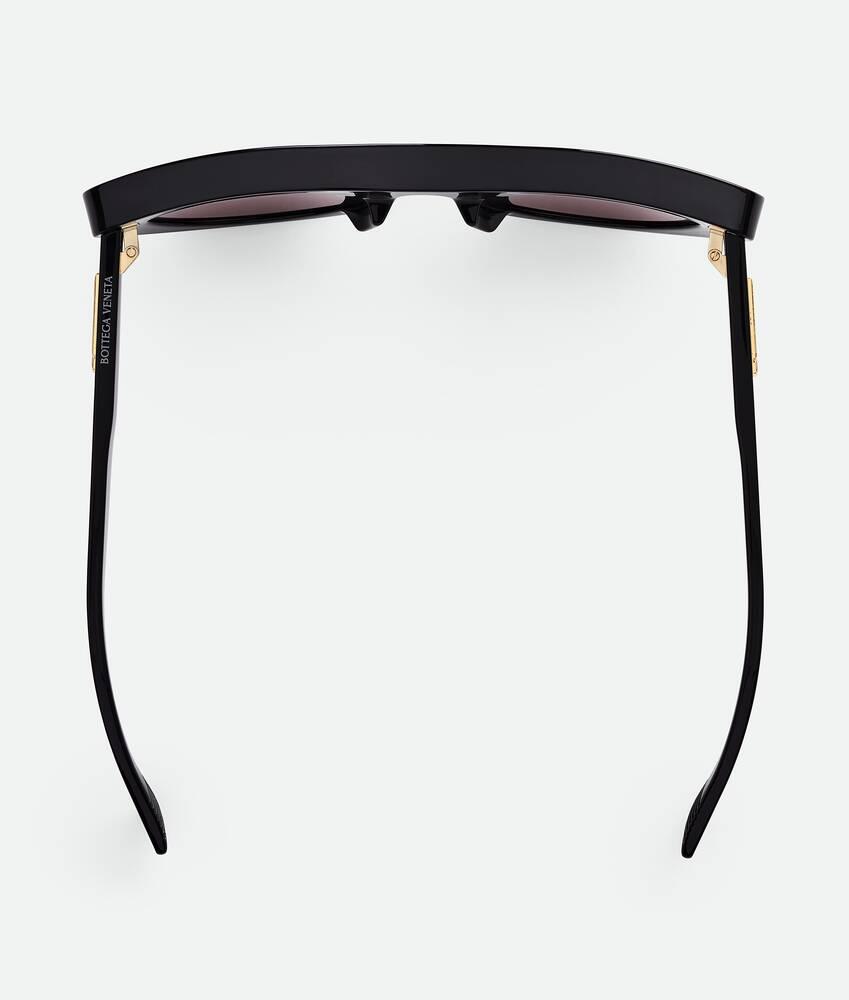 Sharp Cat Eye Sunglasses in Black/grey Product Image