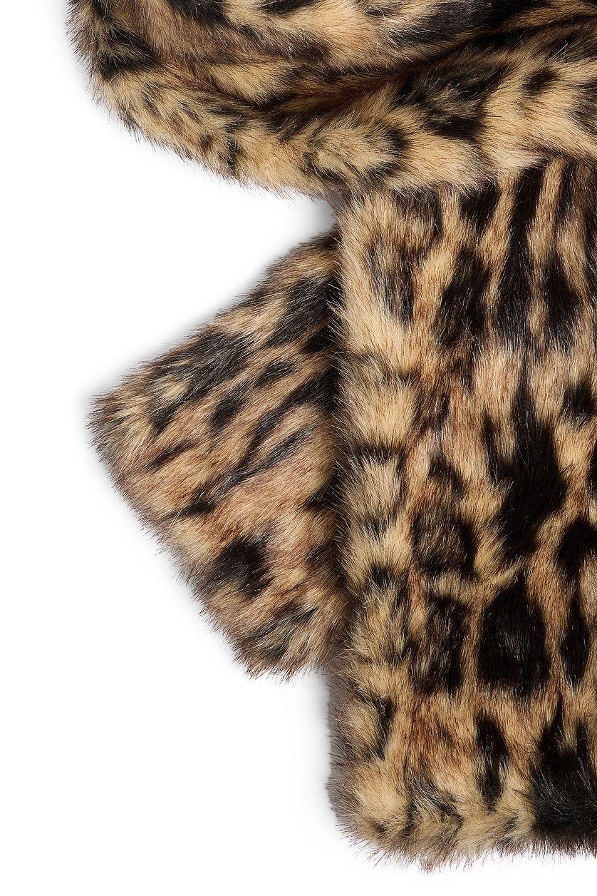Leo Faux Fur Scarf Product Image