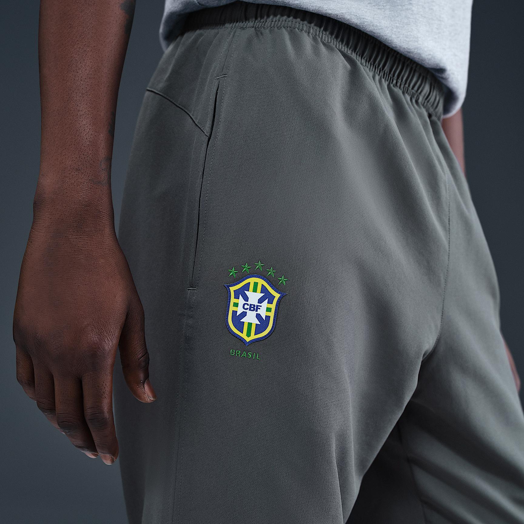Brazil 2004 Total 90 Reissue Men's Nike Soccer Replica Track Pants Product Image