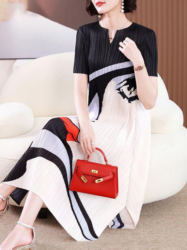 A-Line Loose Figure Pleated V-Neck Midi Dresses Product Image