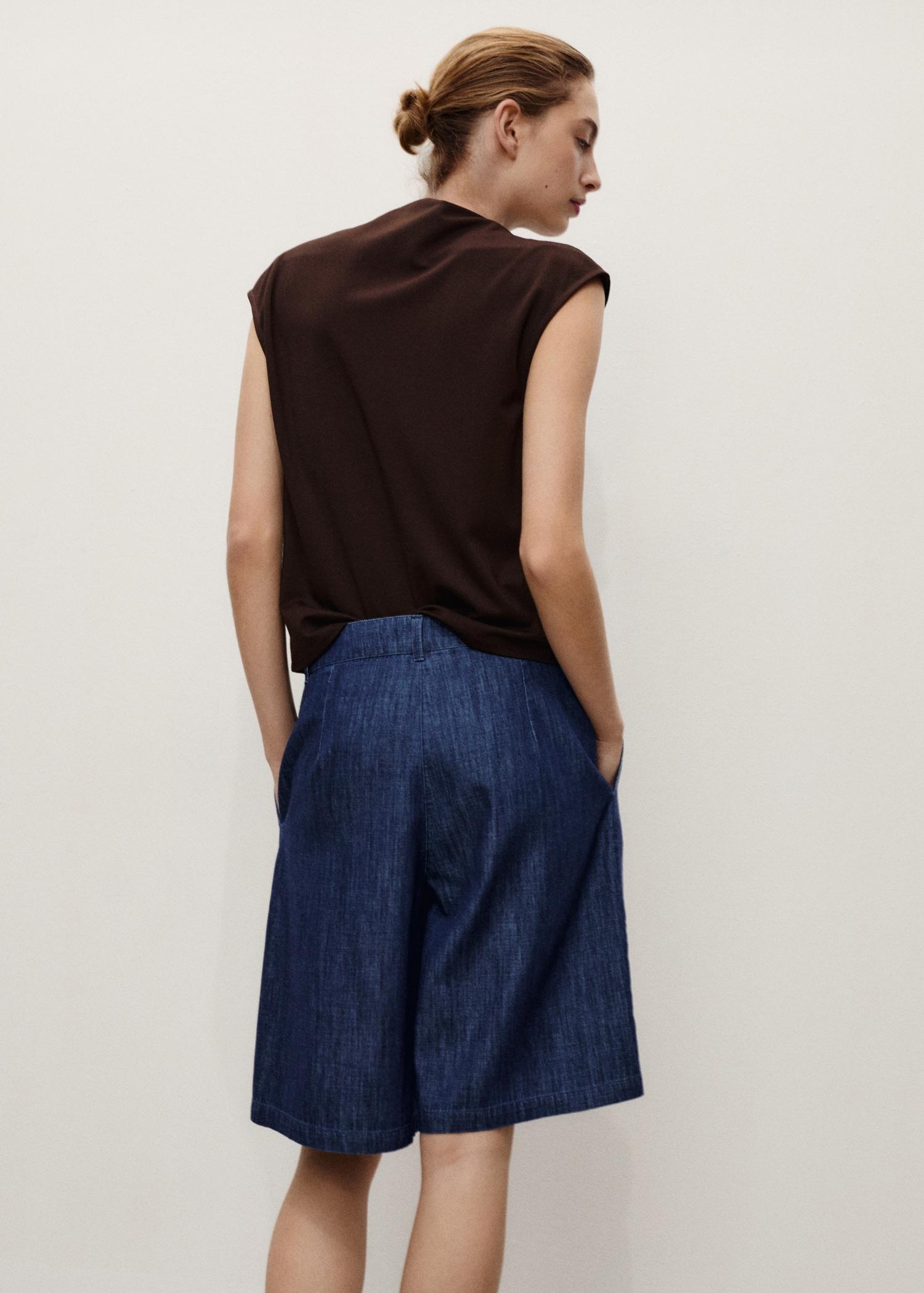 Straight-fit rinse-wash denim bermuda shorts - Women | MANGO USA Product Image