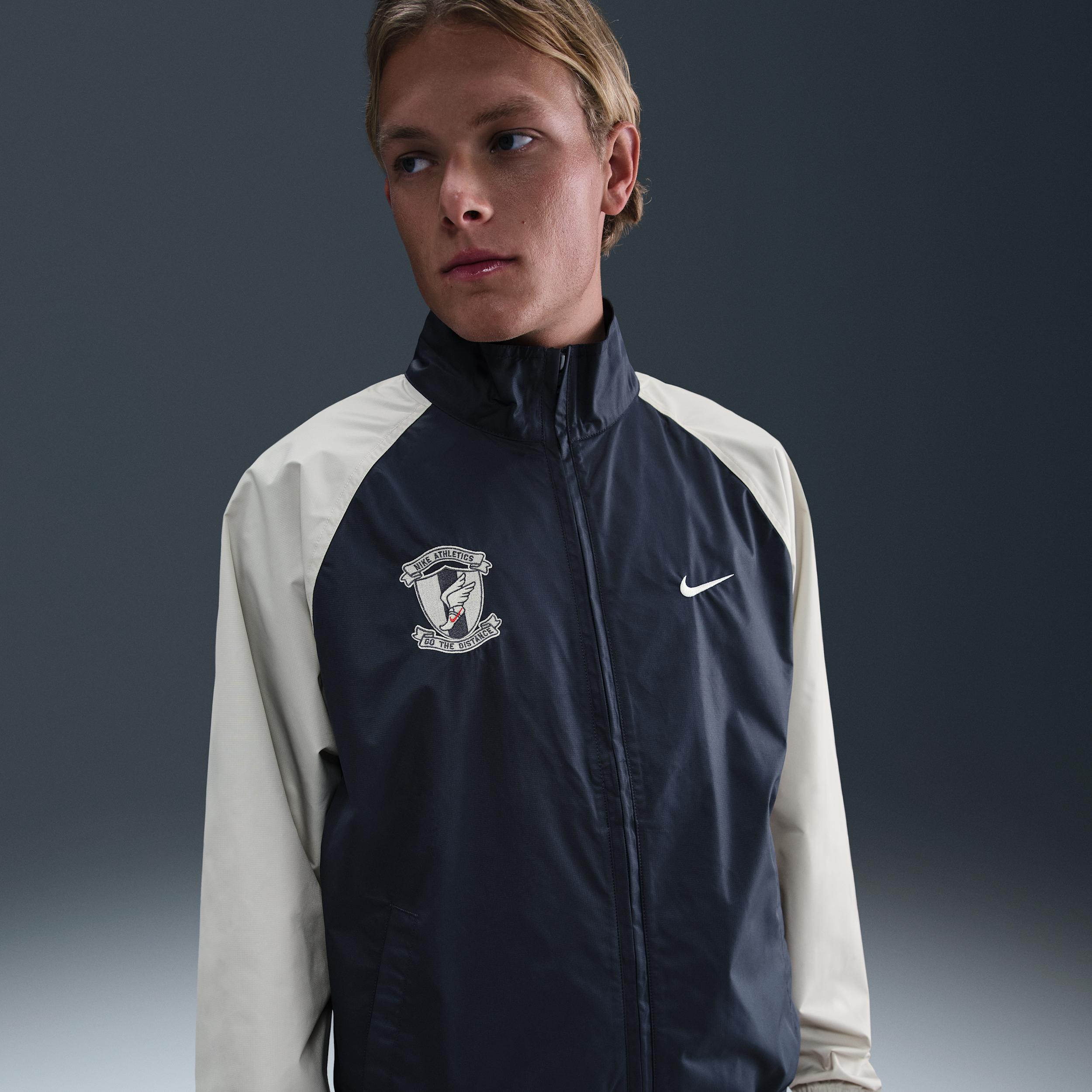 Nike Men's Club Woven Jacket Product Image