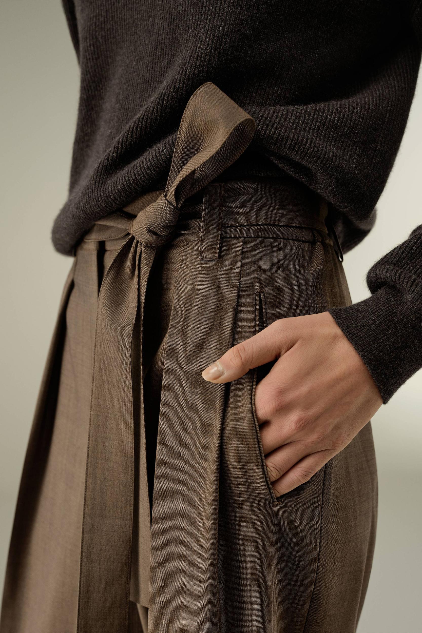 Havana Silk-Wool Barrel leg pants Product Image
