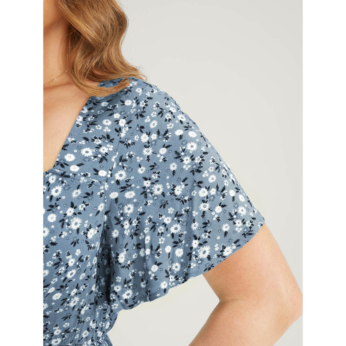 Plus Size Ditsy Floral Sweetheart Drawstring Pocket Tiered Dress Aegean Women Timeless Non V-neck Short sleeve Curvy Midi Dress BloomChic 26/4X Product Image