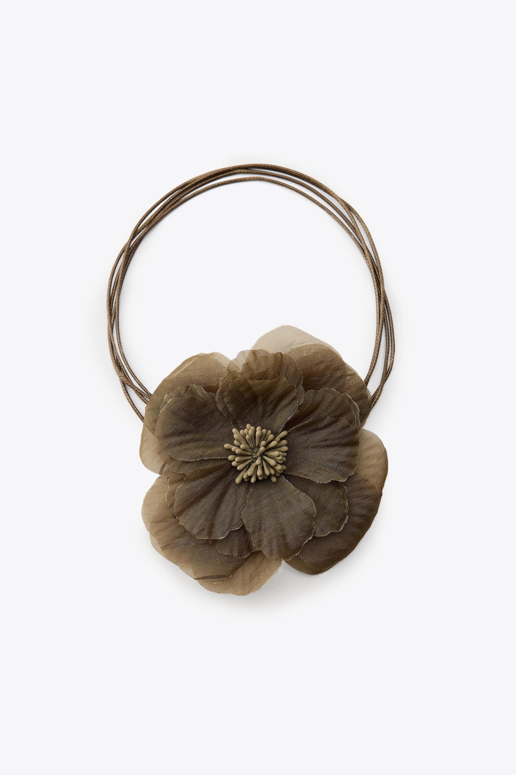 TULLE FLOWER NECK CORD Product Image