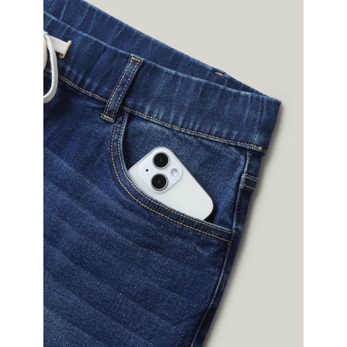 Plus Size Pull-On Relaxed Fit Denim Shorts Women Denimindigo Medium stretch Casual Slanted pocket Leisure Denim Shorts BloomChic 16/1X Product Image