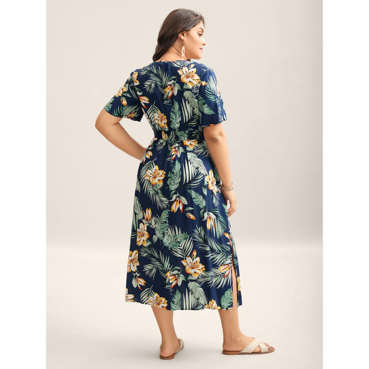 Plus Size Tropical Floral Print Shirred Waist Midi Dress DarkBlue Women Resort Overlap Collar Short sleeve Curvy BloomChic 26/4X Product Image