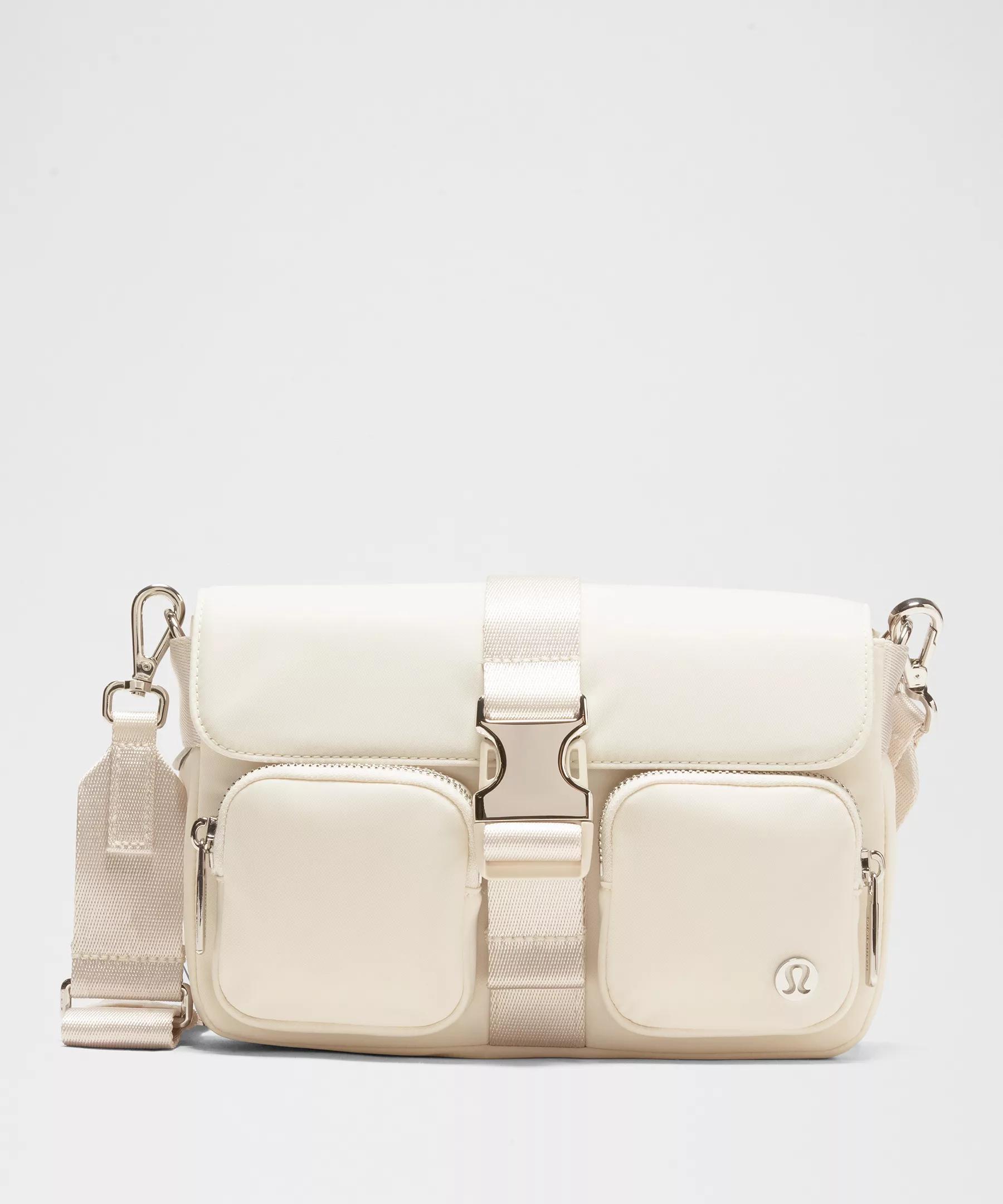 Wunderlust Multi-Pocket Crossbody Bag 3L Product Image
