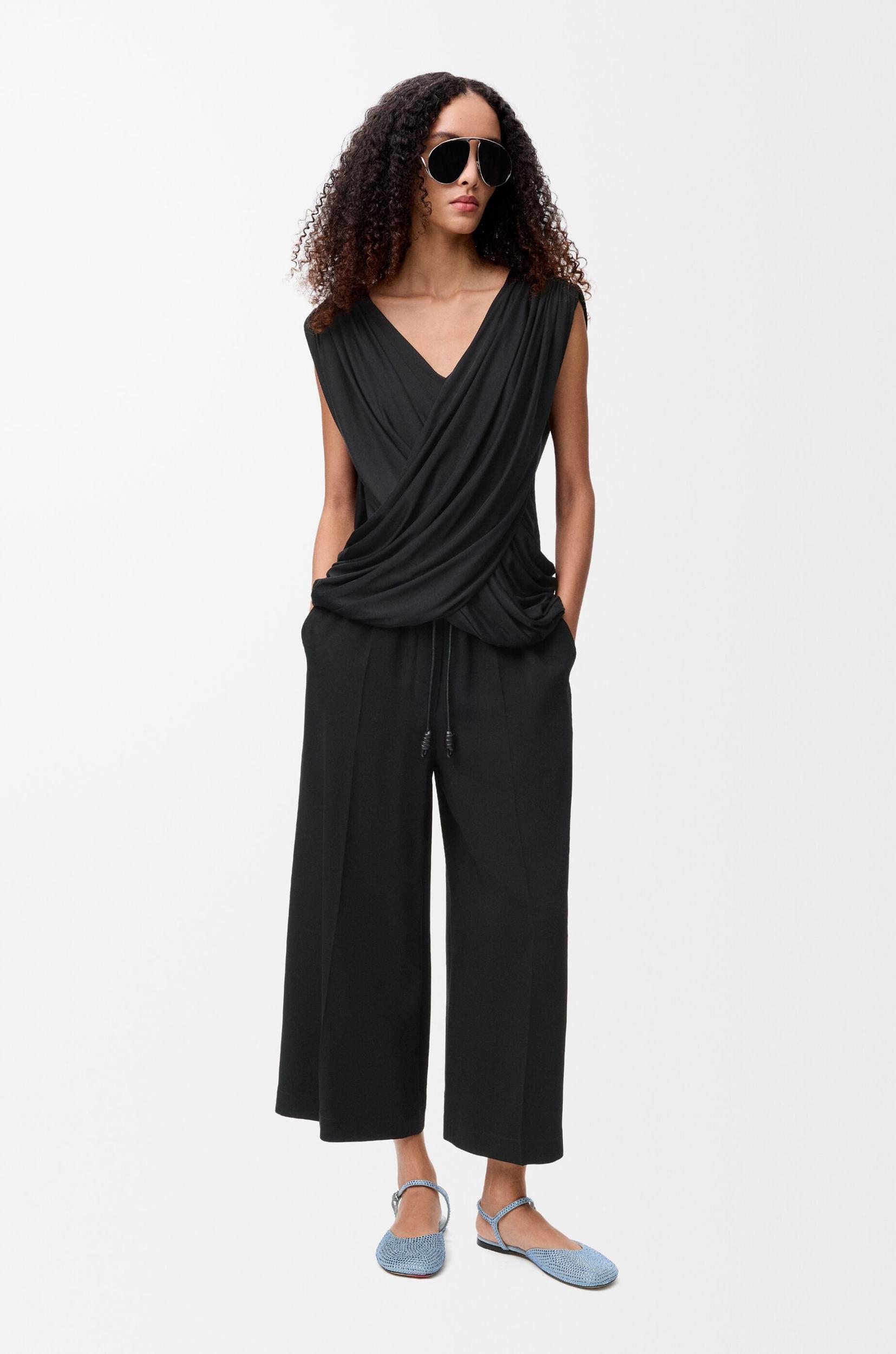 Cropped trousers in stretch viscose  Product Image