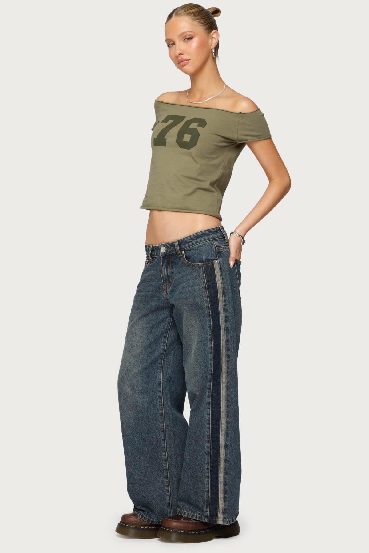 Petite Contrast Panel Low Rise Baggy Jeans Product Image
