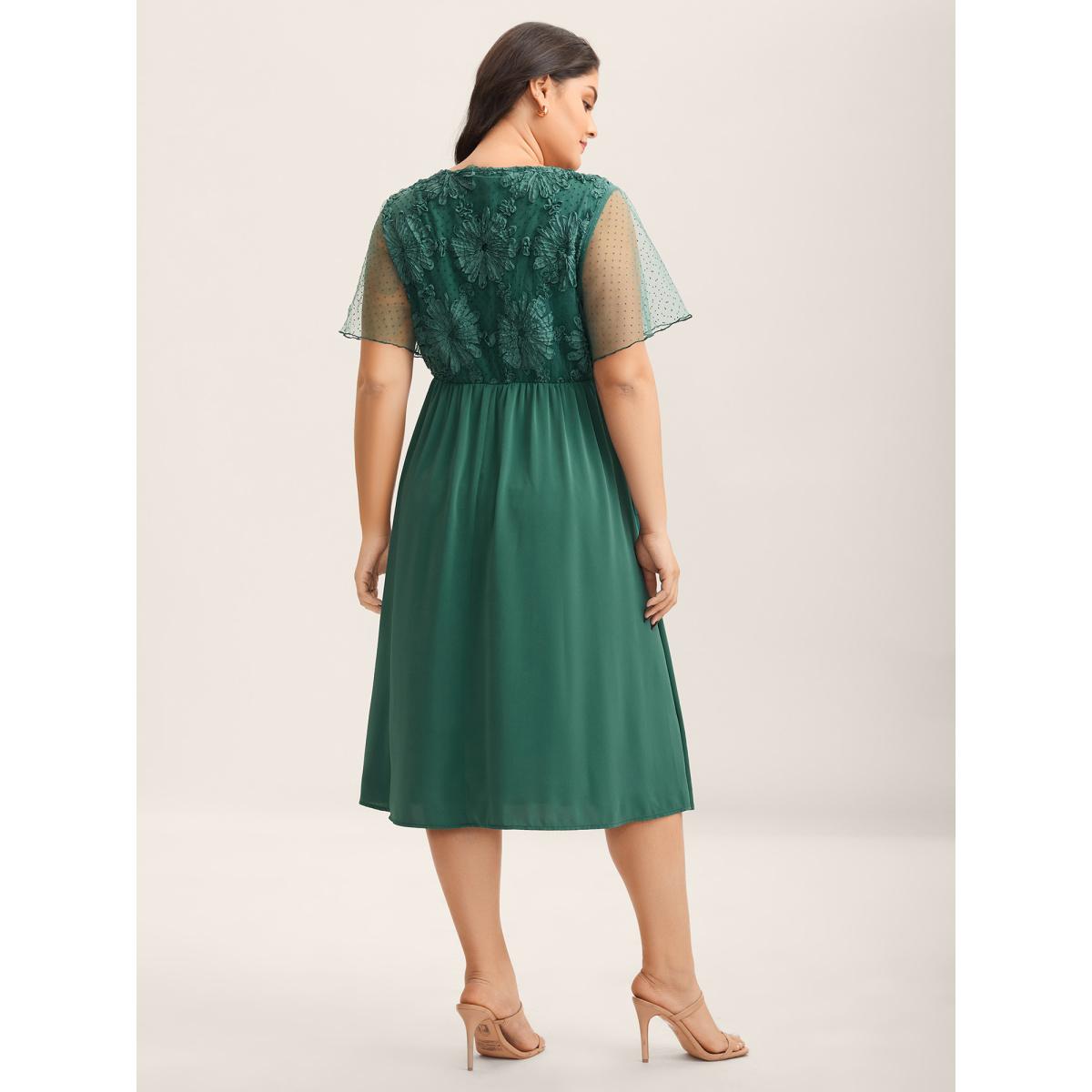 Plus Size Floral Textured Sheer Pockets Midi Dress Emerald Women Round Neck Short sleeve Curvy BloomChic 10/M Product Image