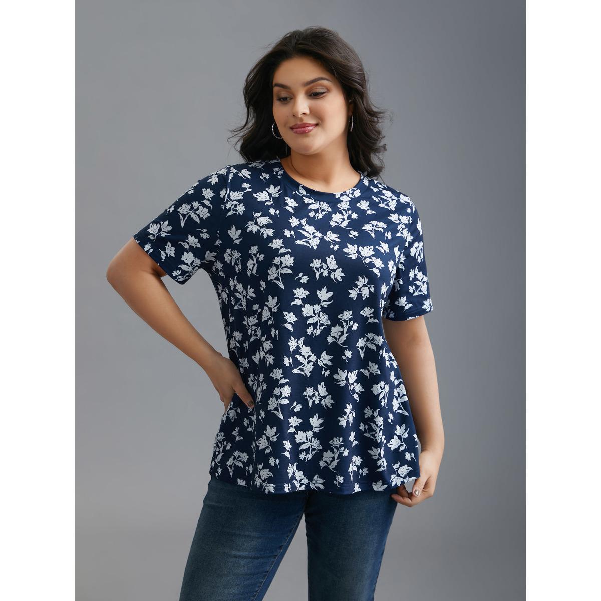 Plus Size Round Neck Floral Print Fitted T-Shirt Indigo Women Casual Non Natural Flowers Round Neck Everyday T-shirts BloomChic 18-20/2X Product Image