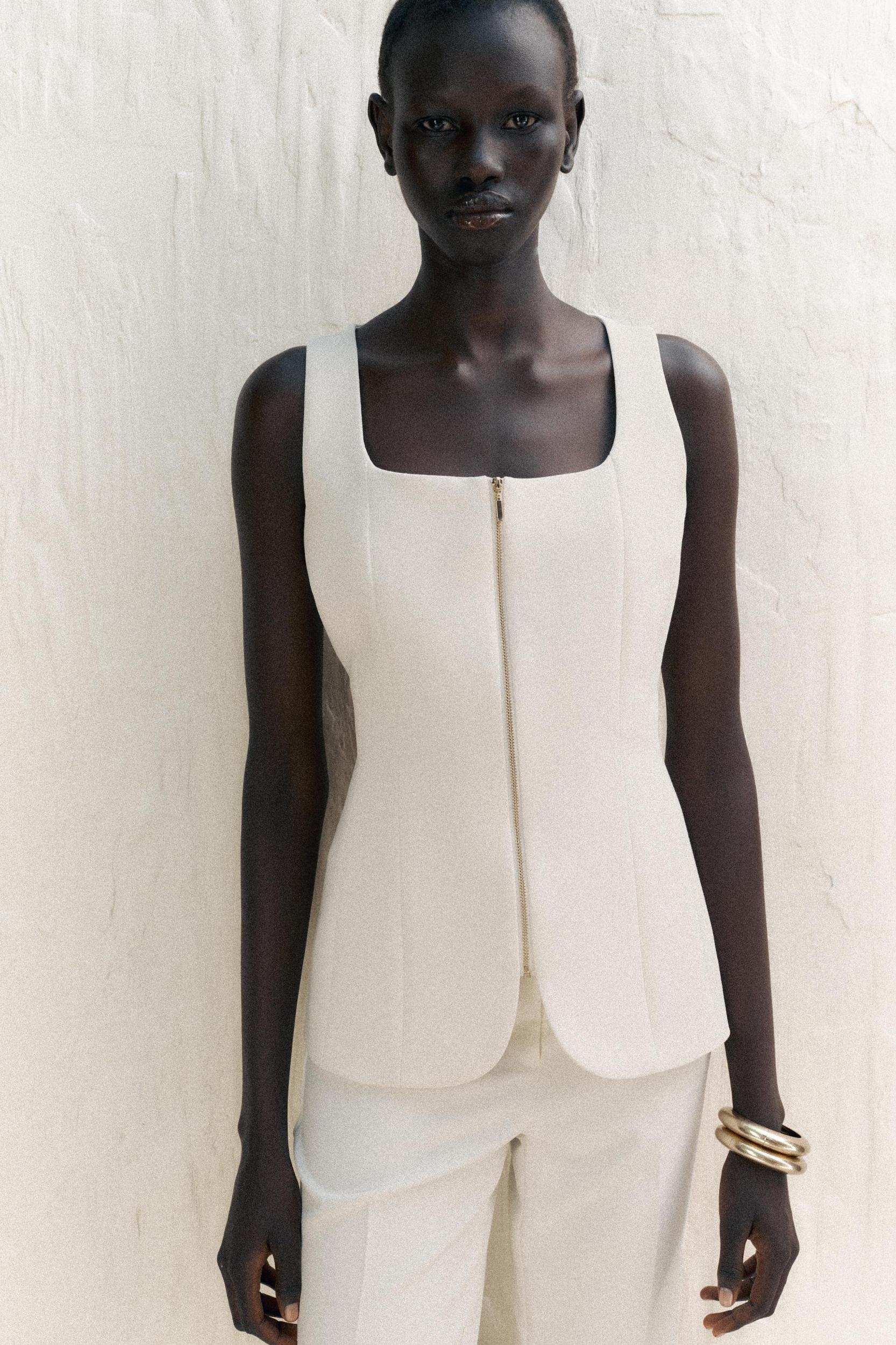 ZIP-UP BUSTIER VEST Product Image